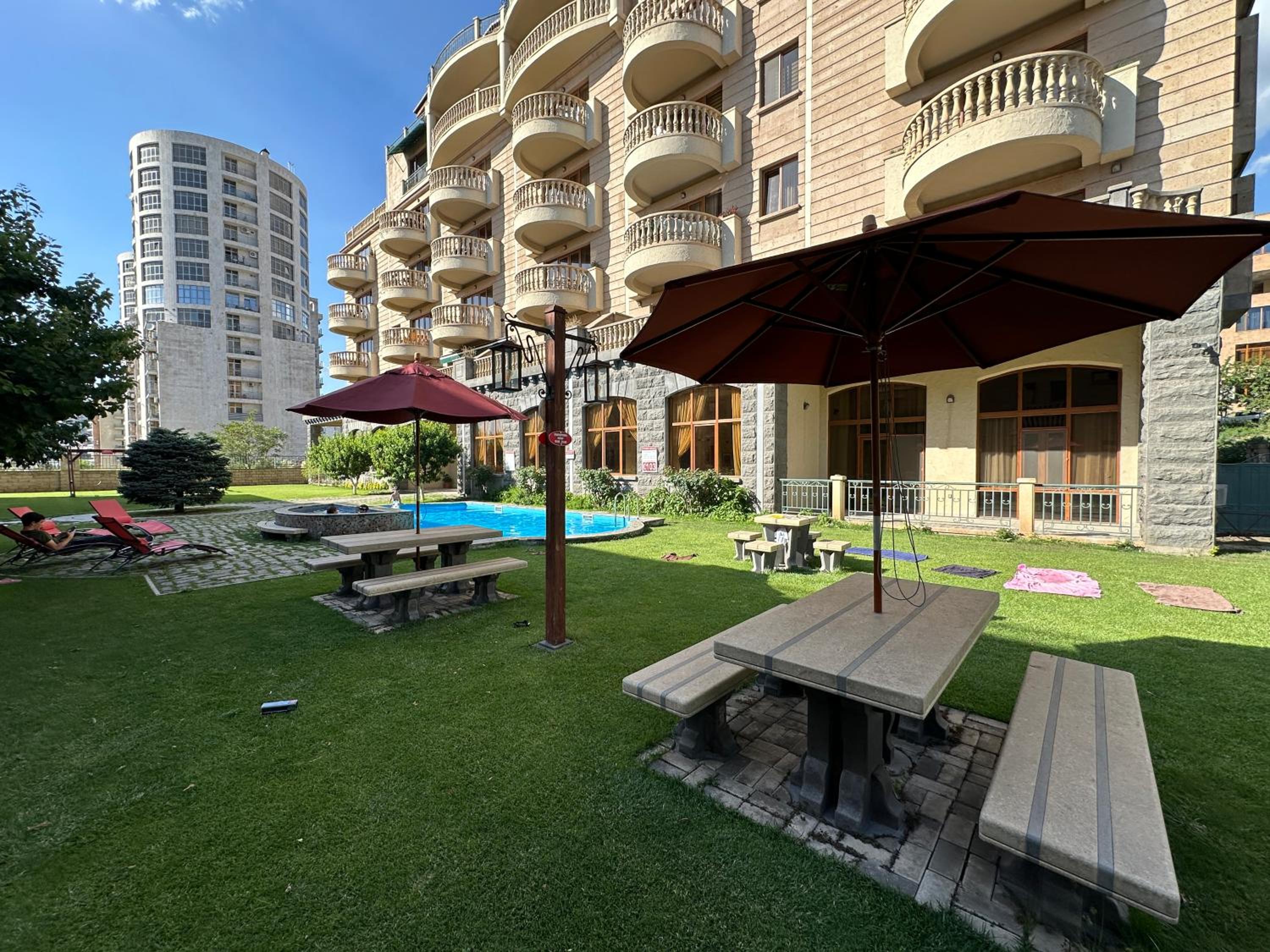 Verin Antarayin street, 3 bedrooms Beautiful and Spacious apartment VA111