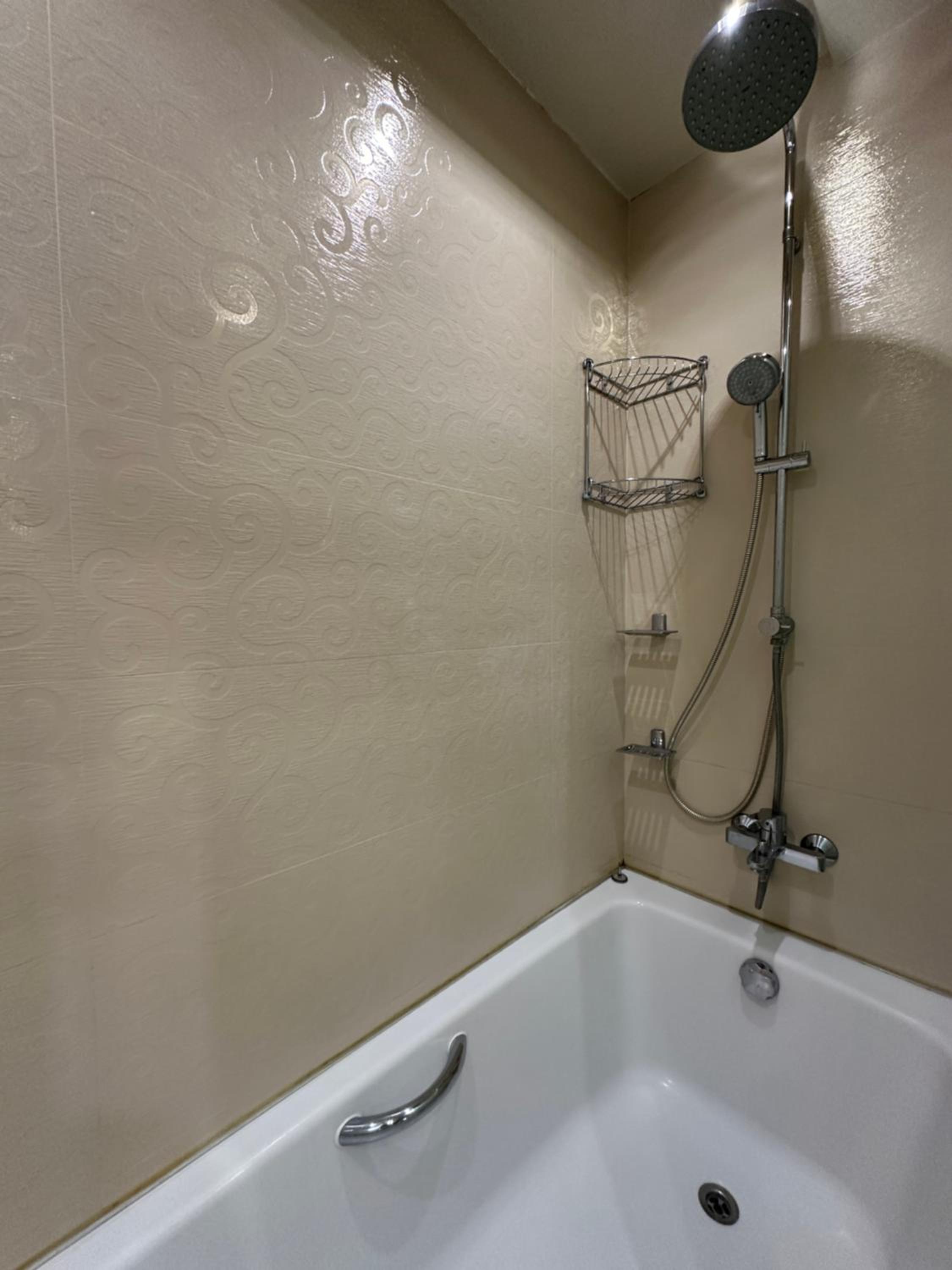 Verin Antarayin street, 3 bedrooms Beautiful and Spacious apartment VA111