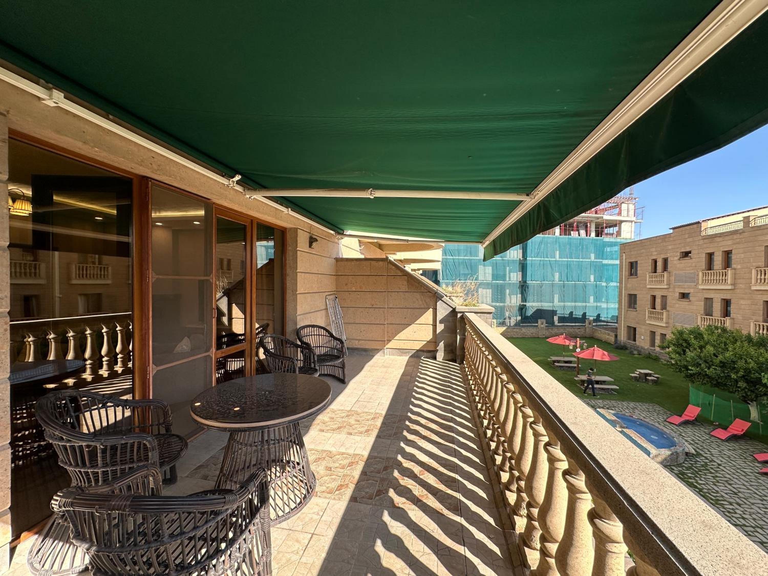 Verin Antarayin street, 3 bedrooms Beautiful and Spacious apartment VA111