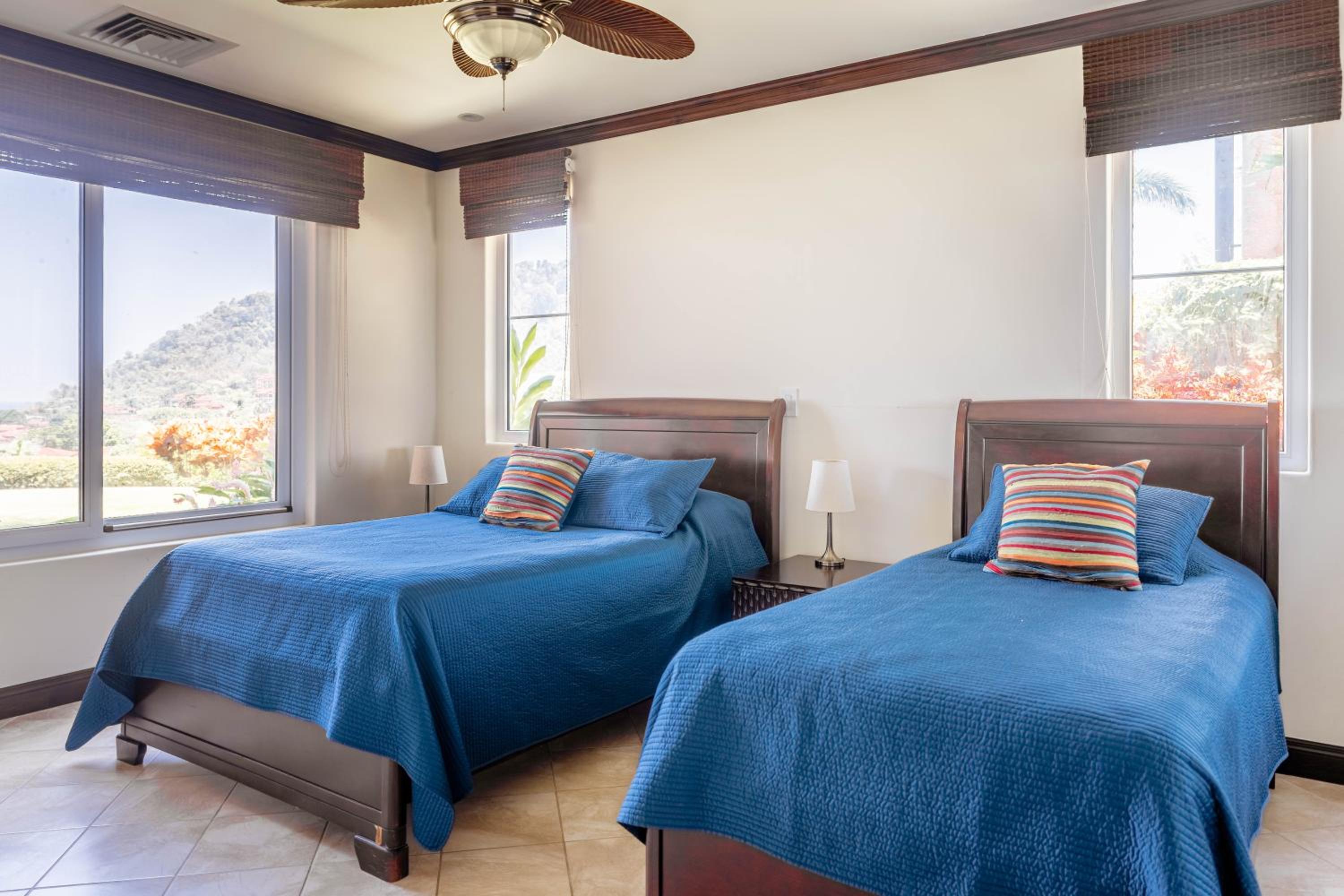 Luxury, ocean view, 3-bedroom condo @ Los Sueños