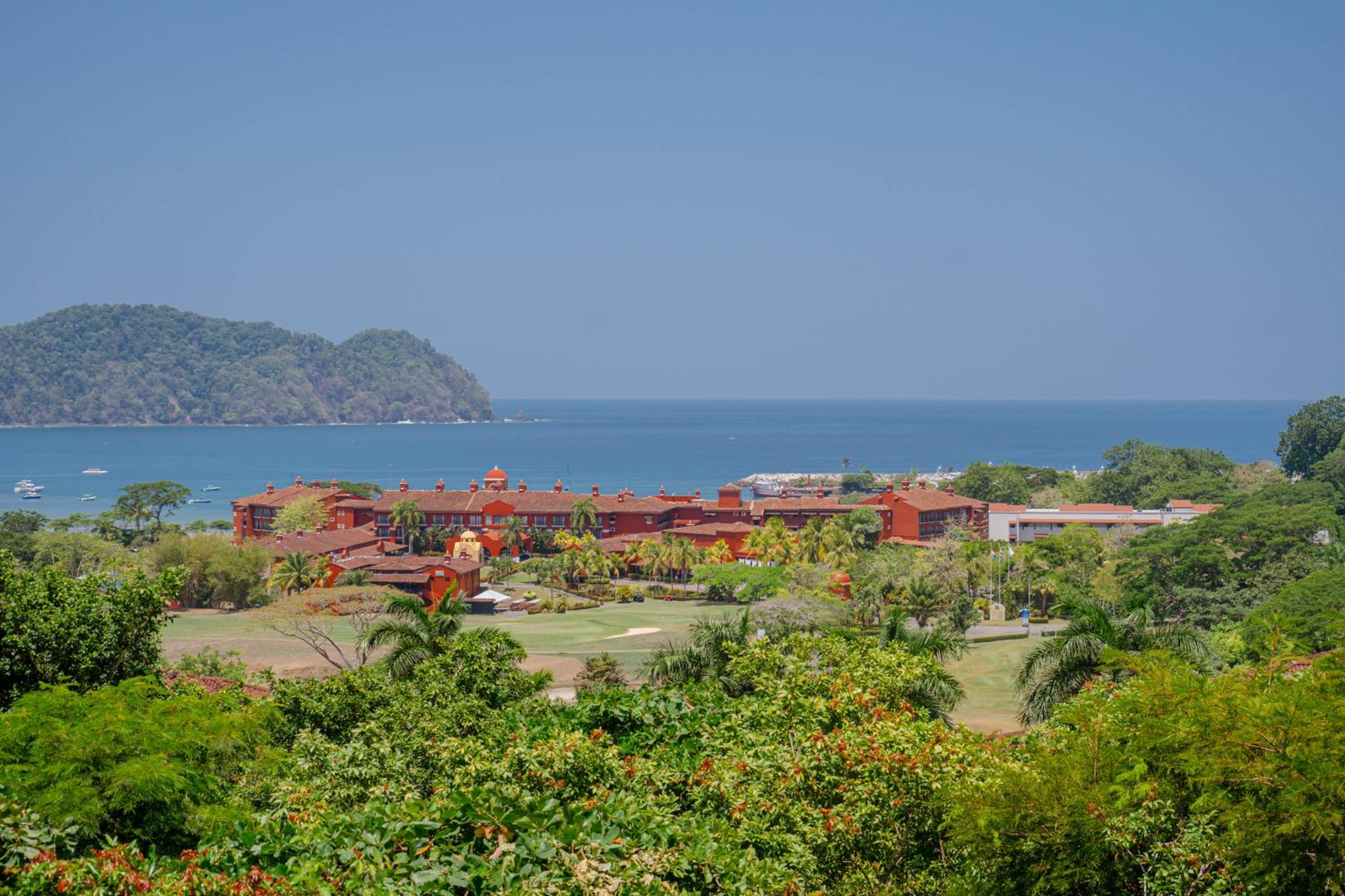 Luxury, ocean view, 3-bedroom condo @ Los Sueños