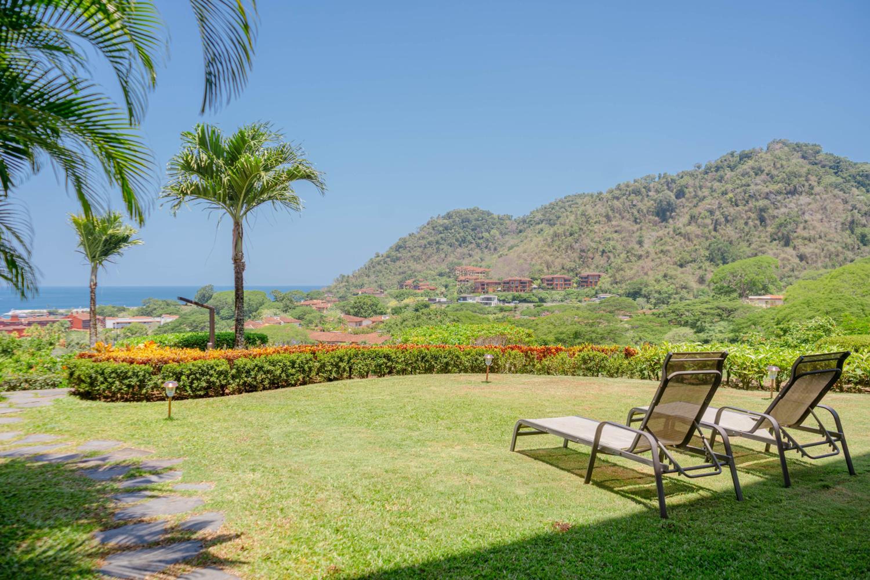 Luxury, ocean view, 3-bedroom condo @ Los Sueños