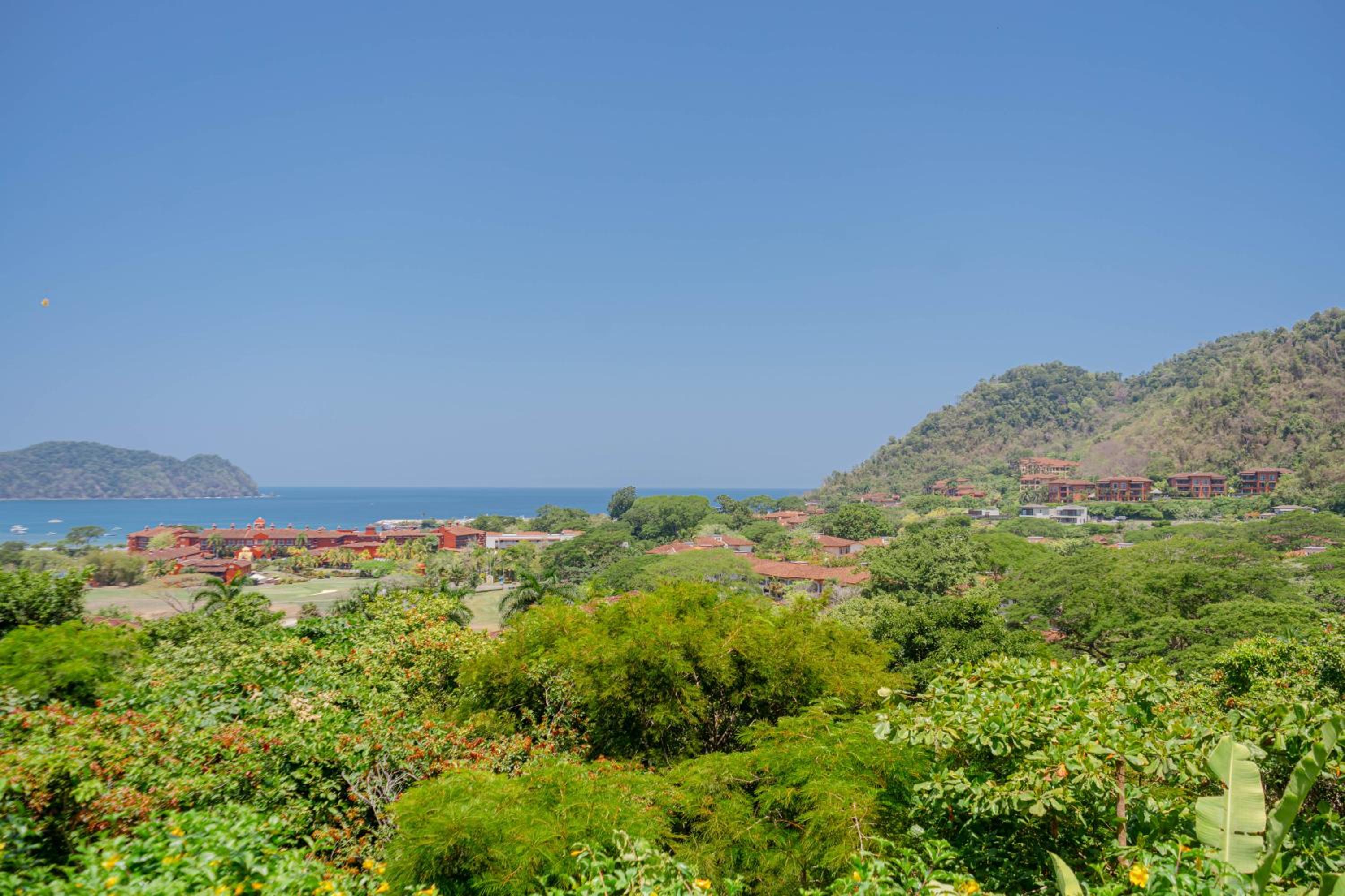 Luxury, ocean view, 3-bedroom condo @ Los Sueños