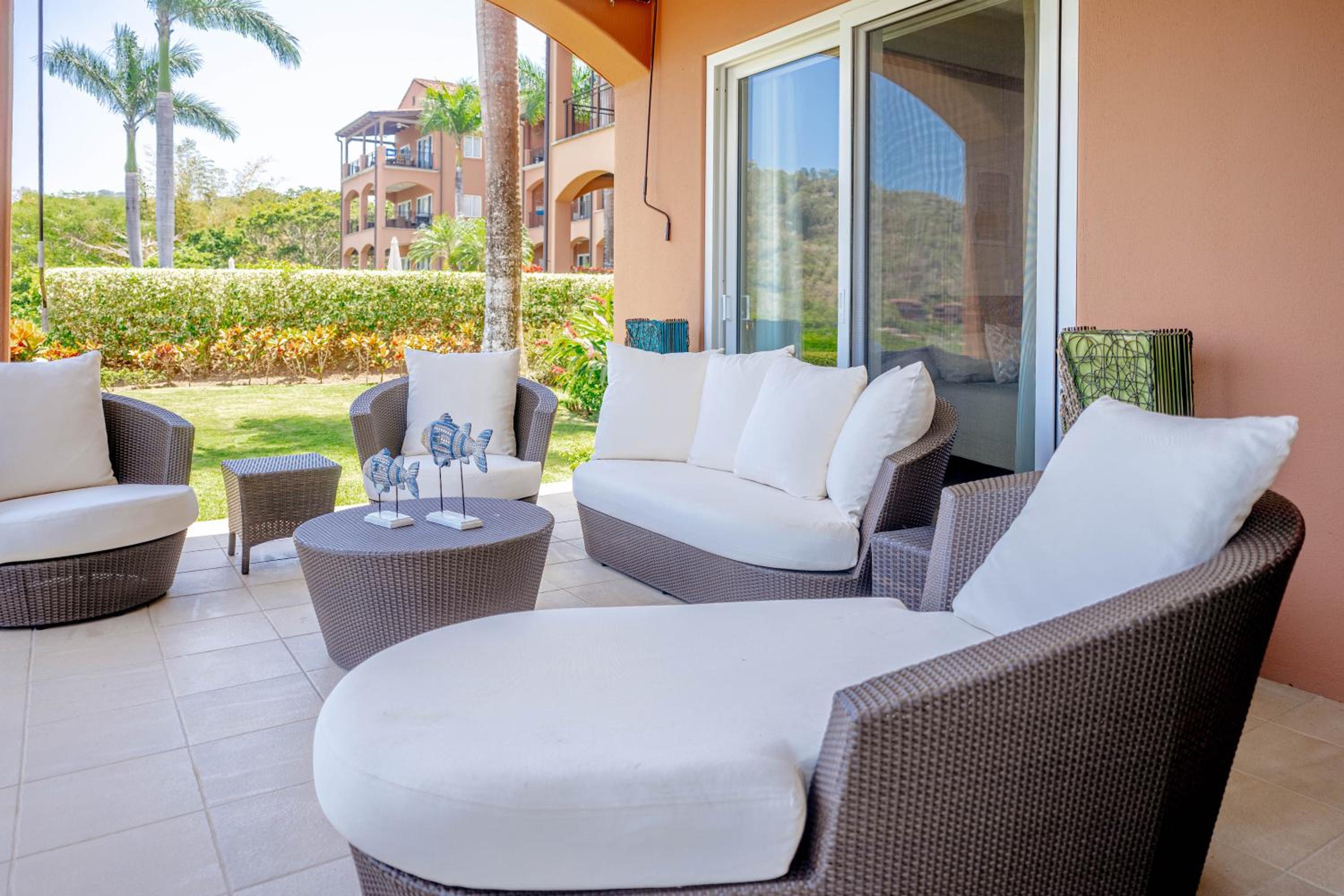 Luxury, ocean view, 3-bedroom condo @ Los Sueños