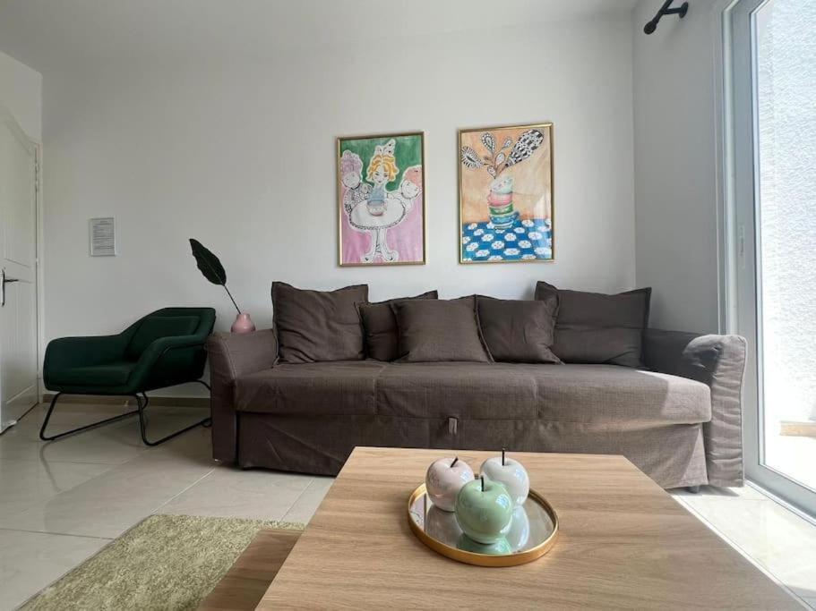 Margarita Gardens two 1bed flats 500m from sea