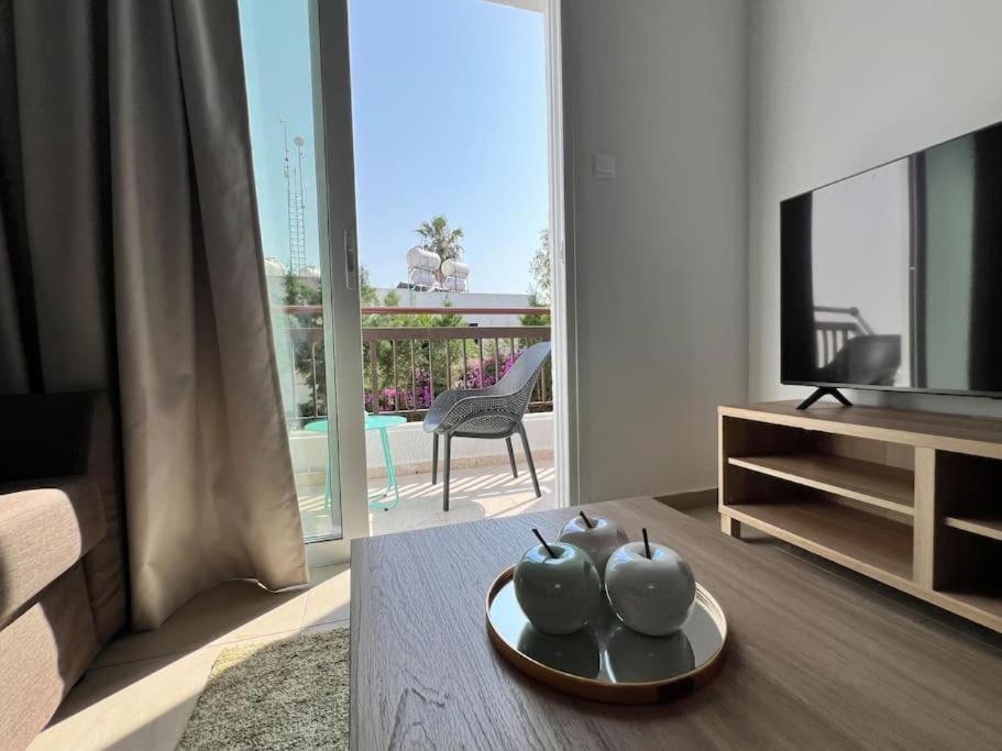 Margarita Gardens two 1bed flats 500m from sea