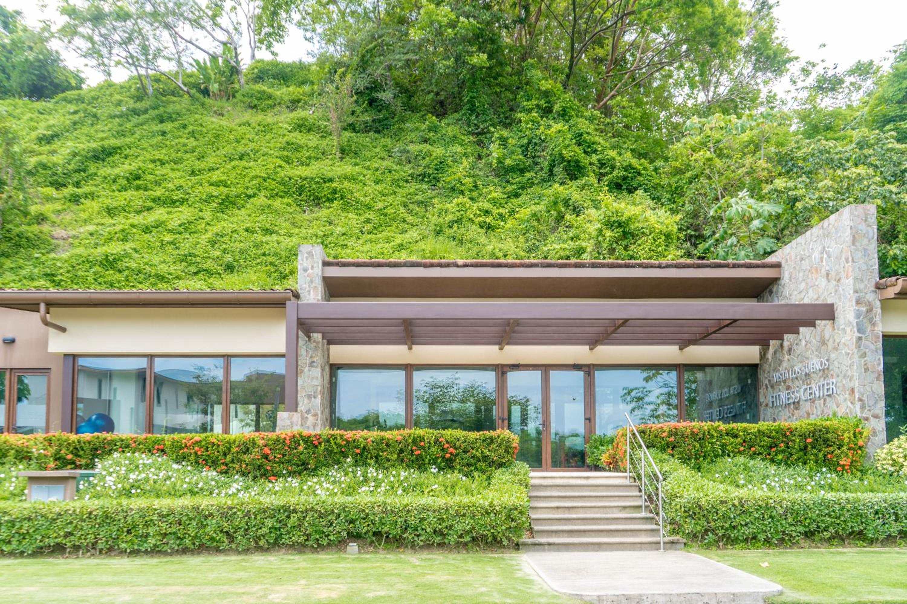 Luxury, ocean view, 3-bedroom condo @ Los Sueños
