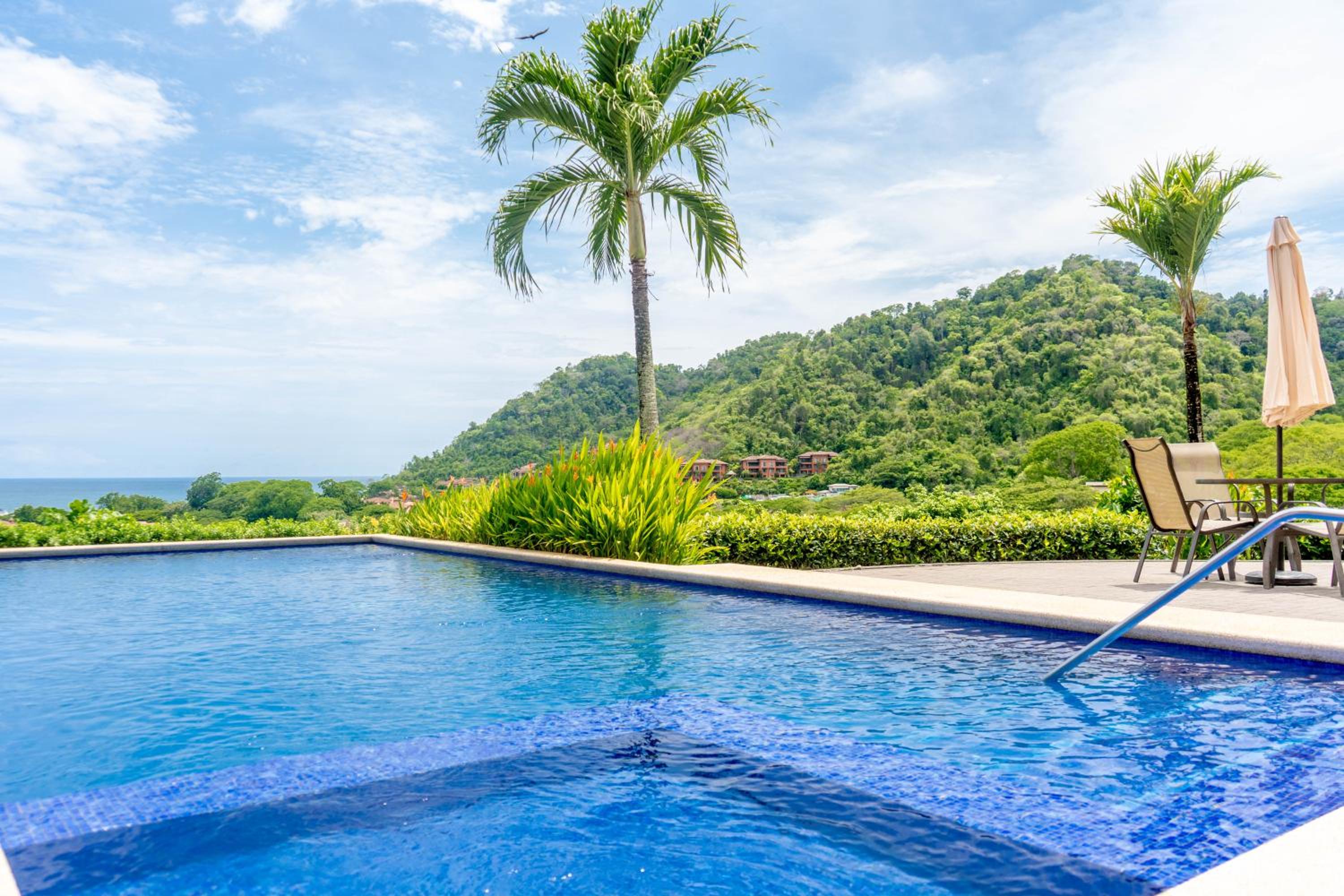 Luxury, ocean view, 3-bedroom condo @ Los Sueños