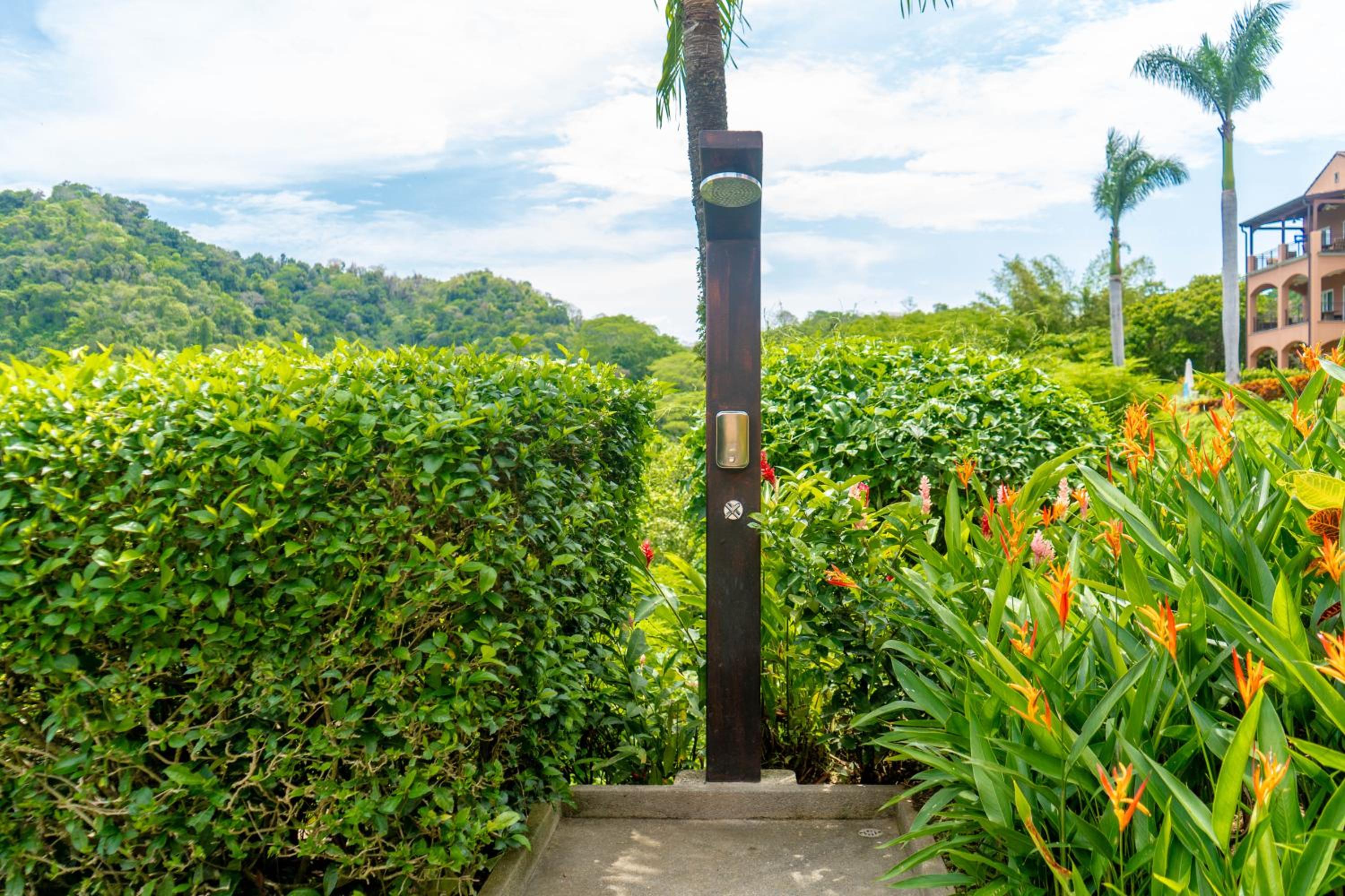 Luxury, ocean view, 3-bedroom condo @ Los Sueños