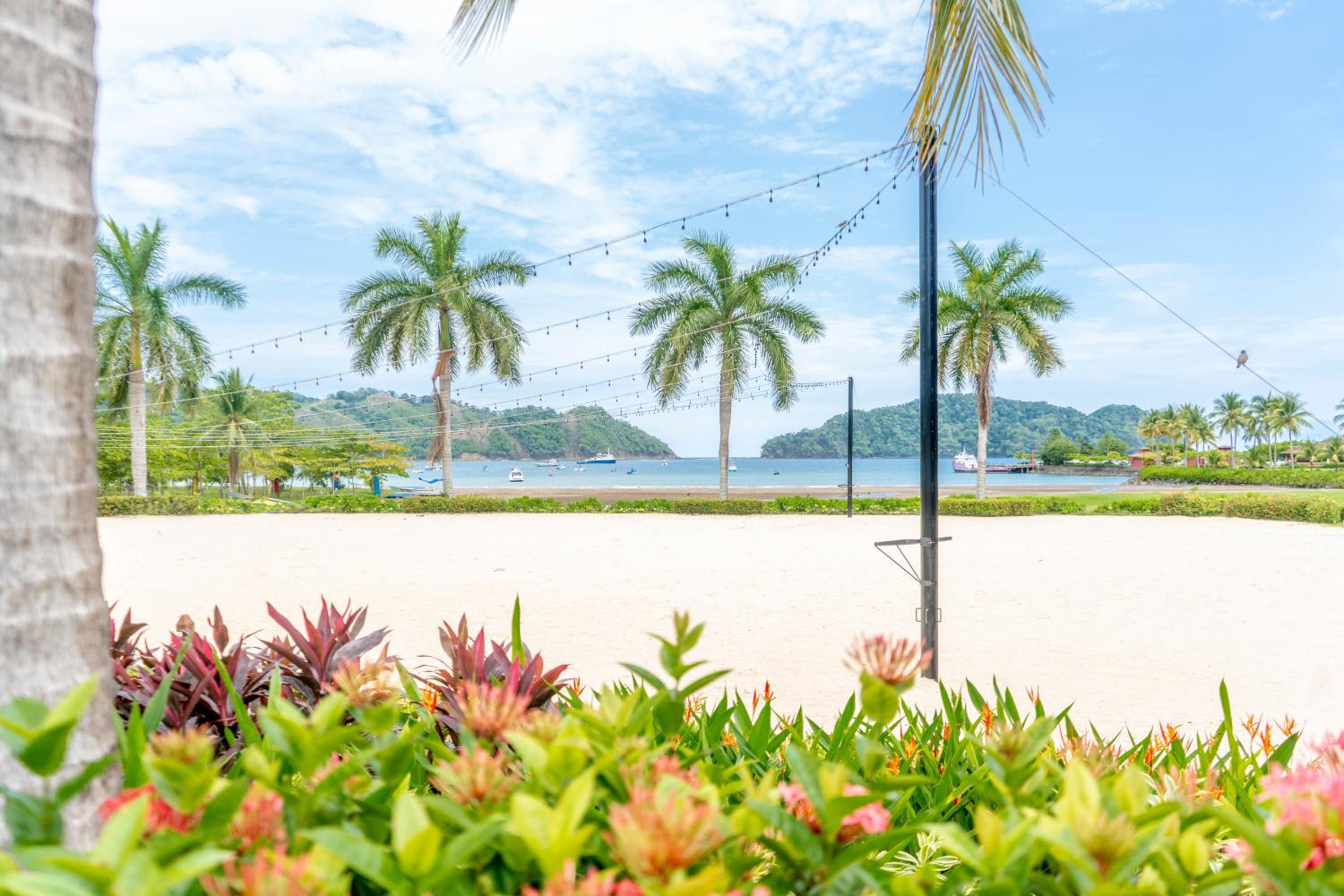 Luxury, ocean view, 3-bedroom condo @ Los Sueños