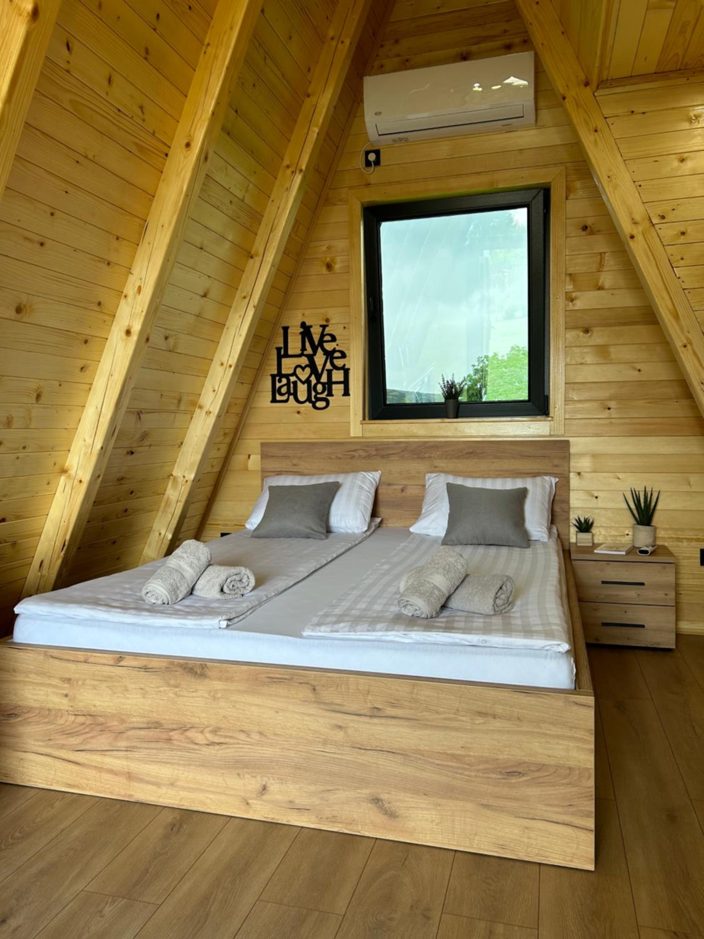 Honey Glamping Resort with jacuzzi