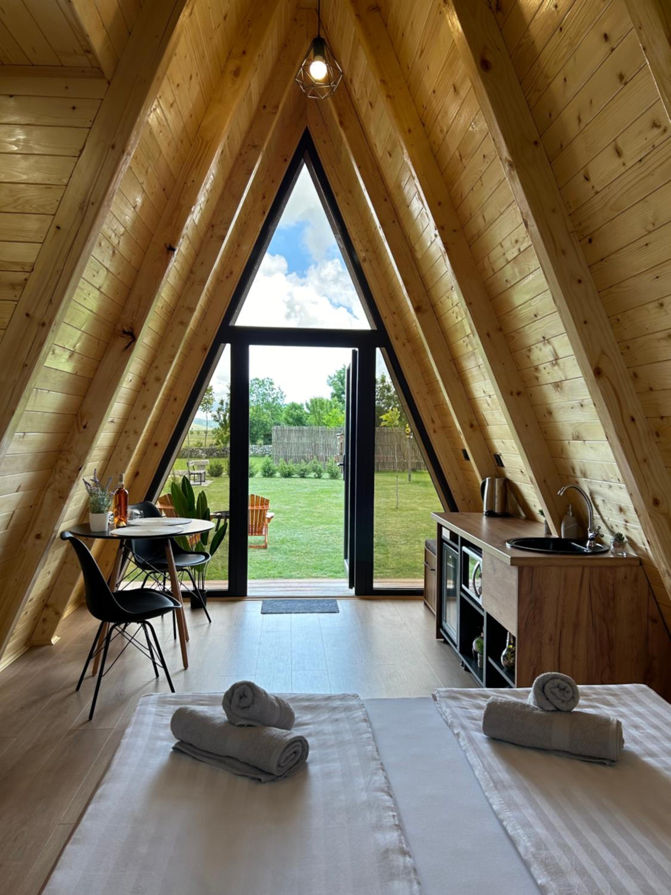 Honey Glamping Resort with jacuzzi