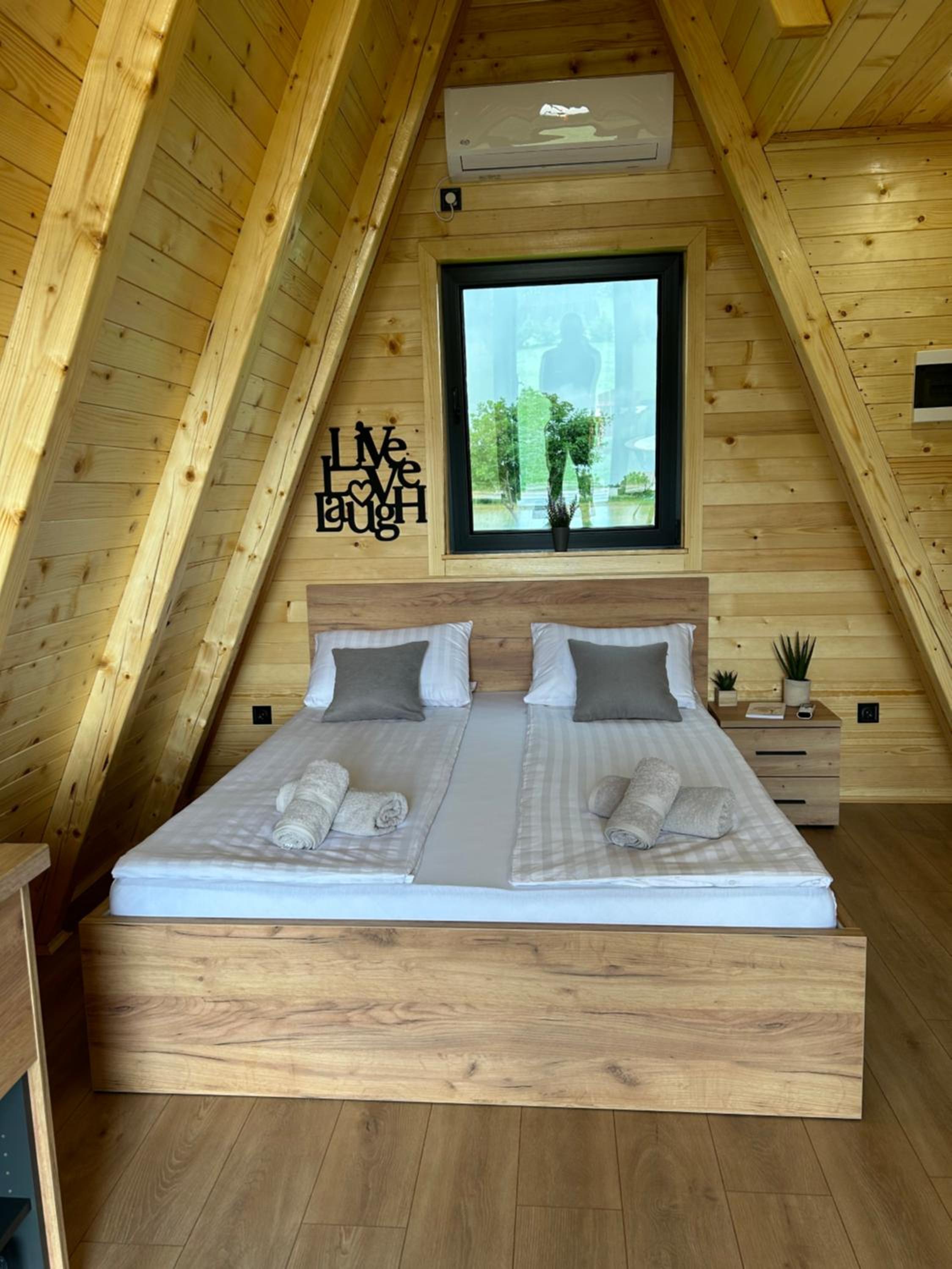 Honey Glamping Resort with jacuzzi