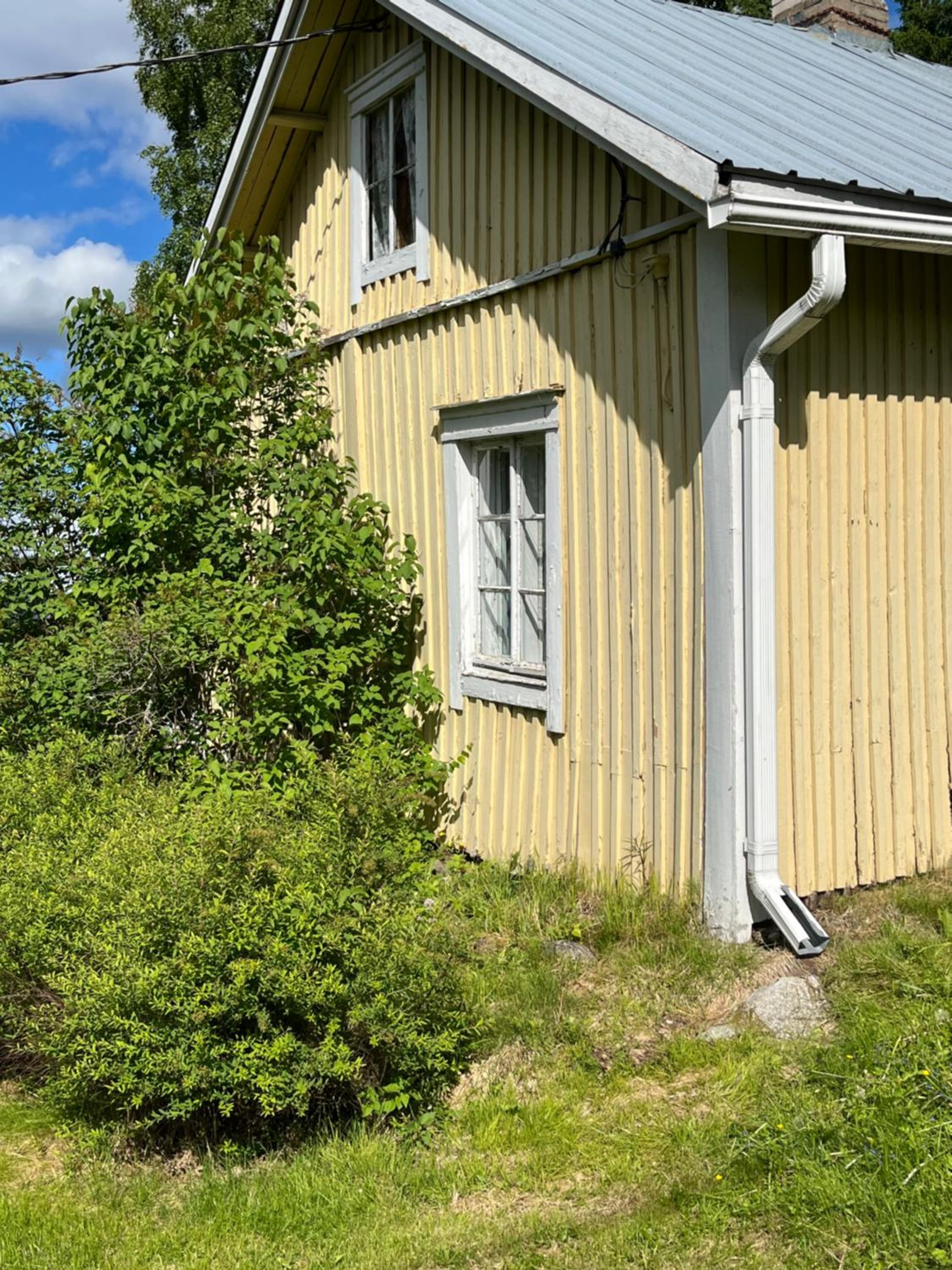 Vaatimaton mummonmökki, Valkola, no running water