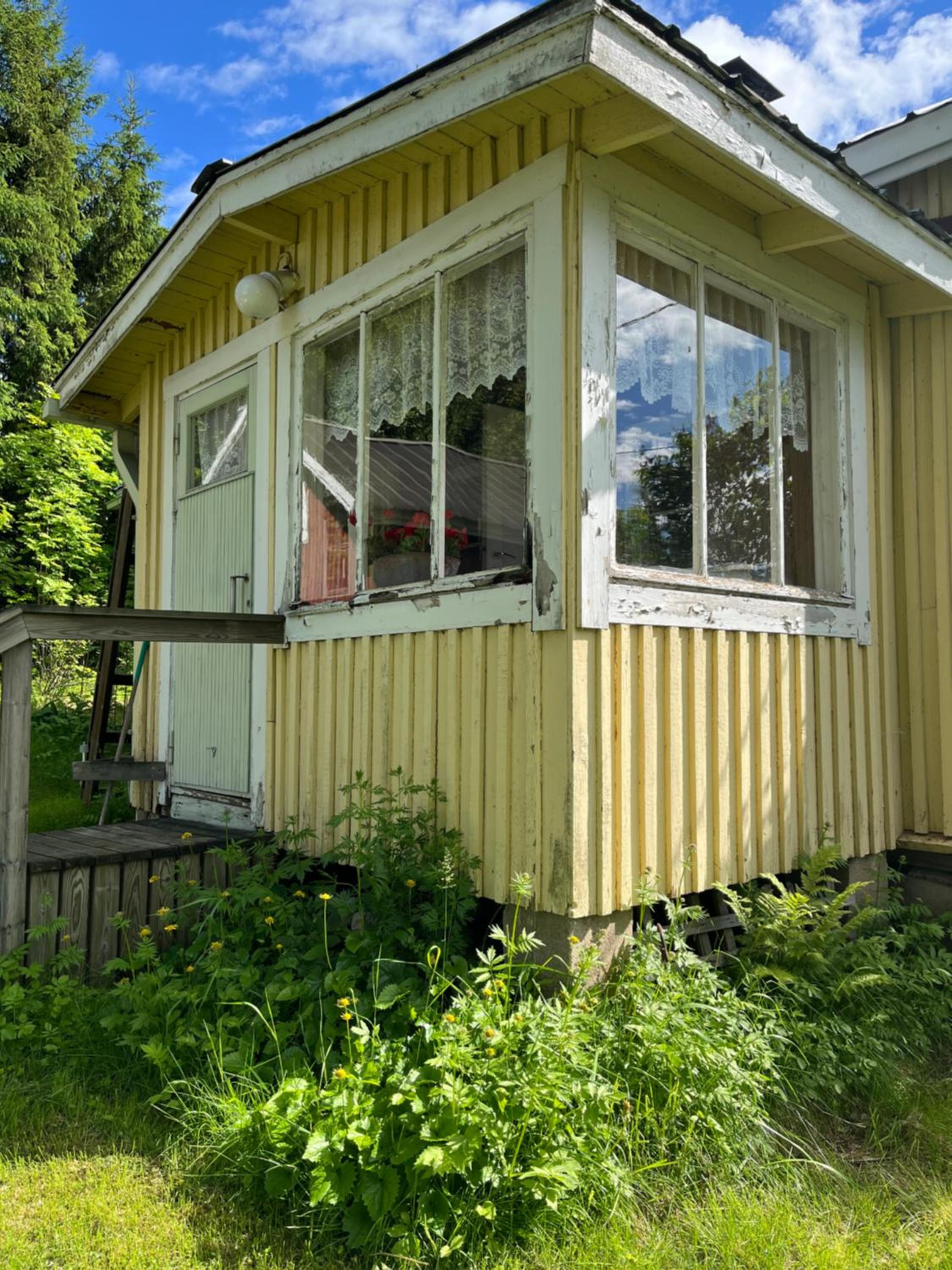 Vaatimaton mummonmökki, Valkola, no running water