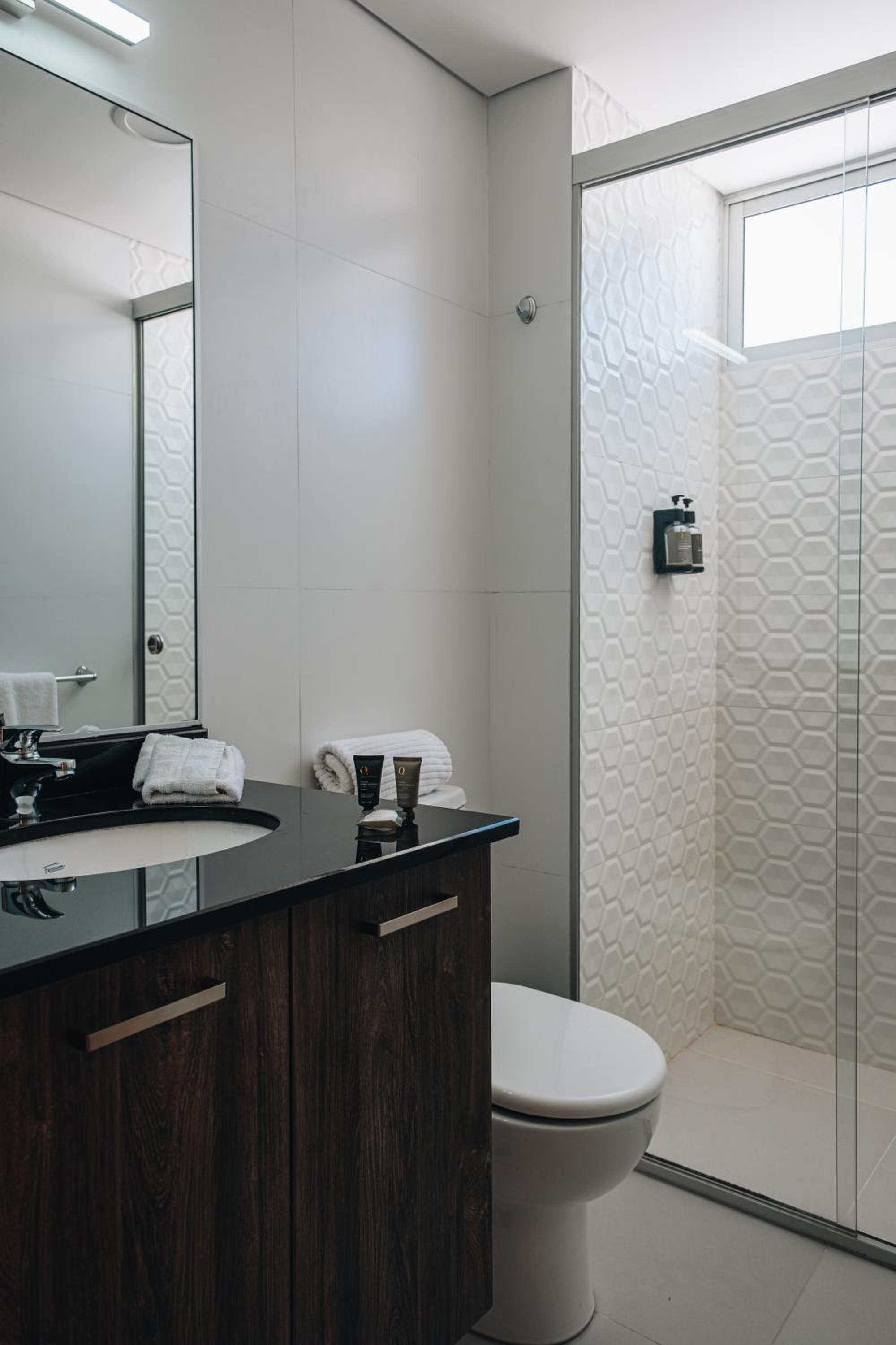 FRATELLI CORP APART HOTEL