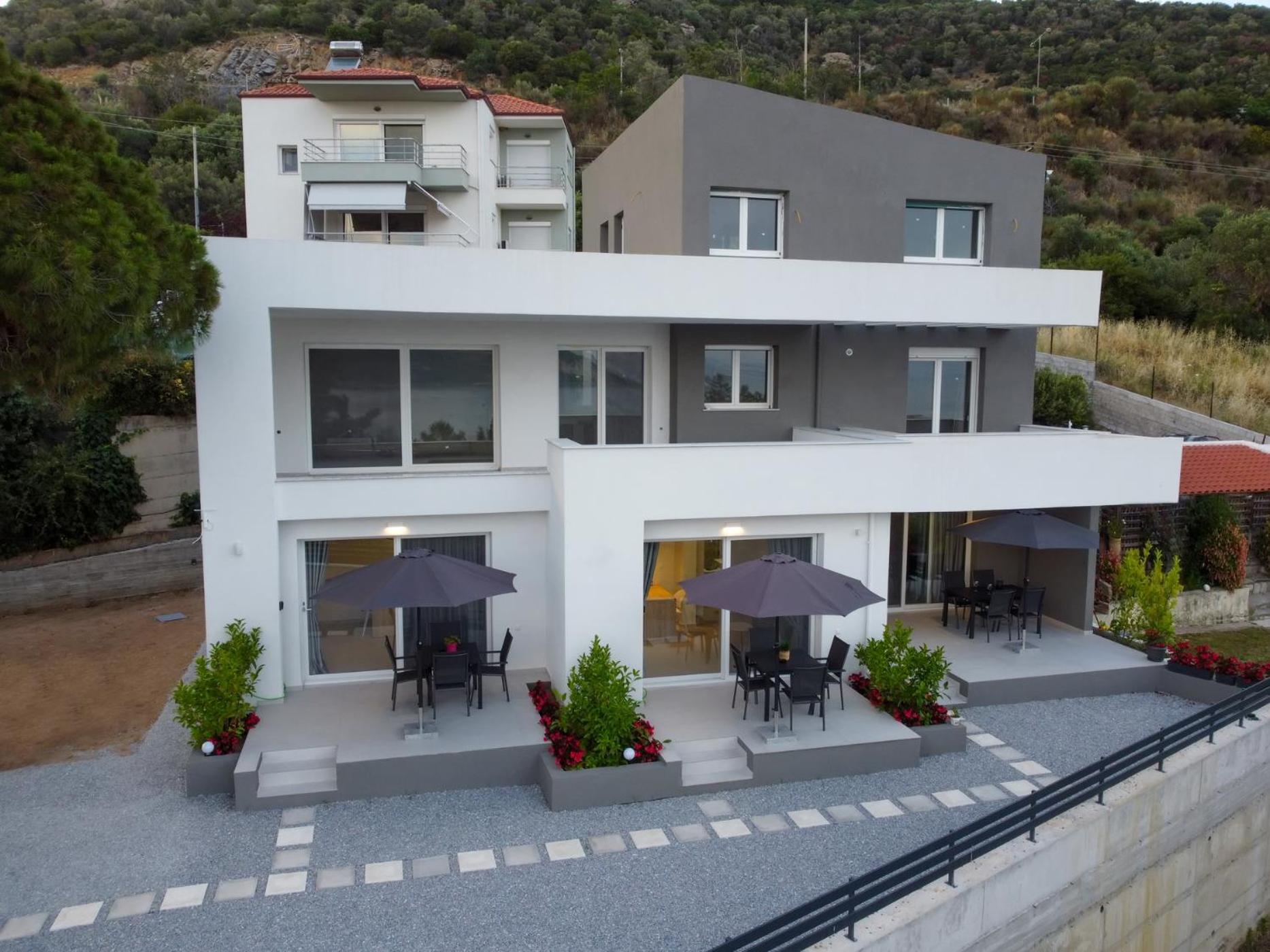 Aquarama Suites