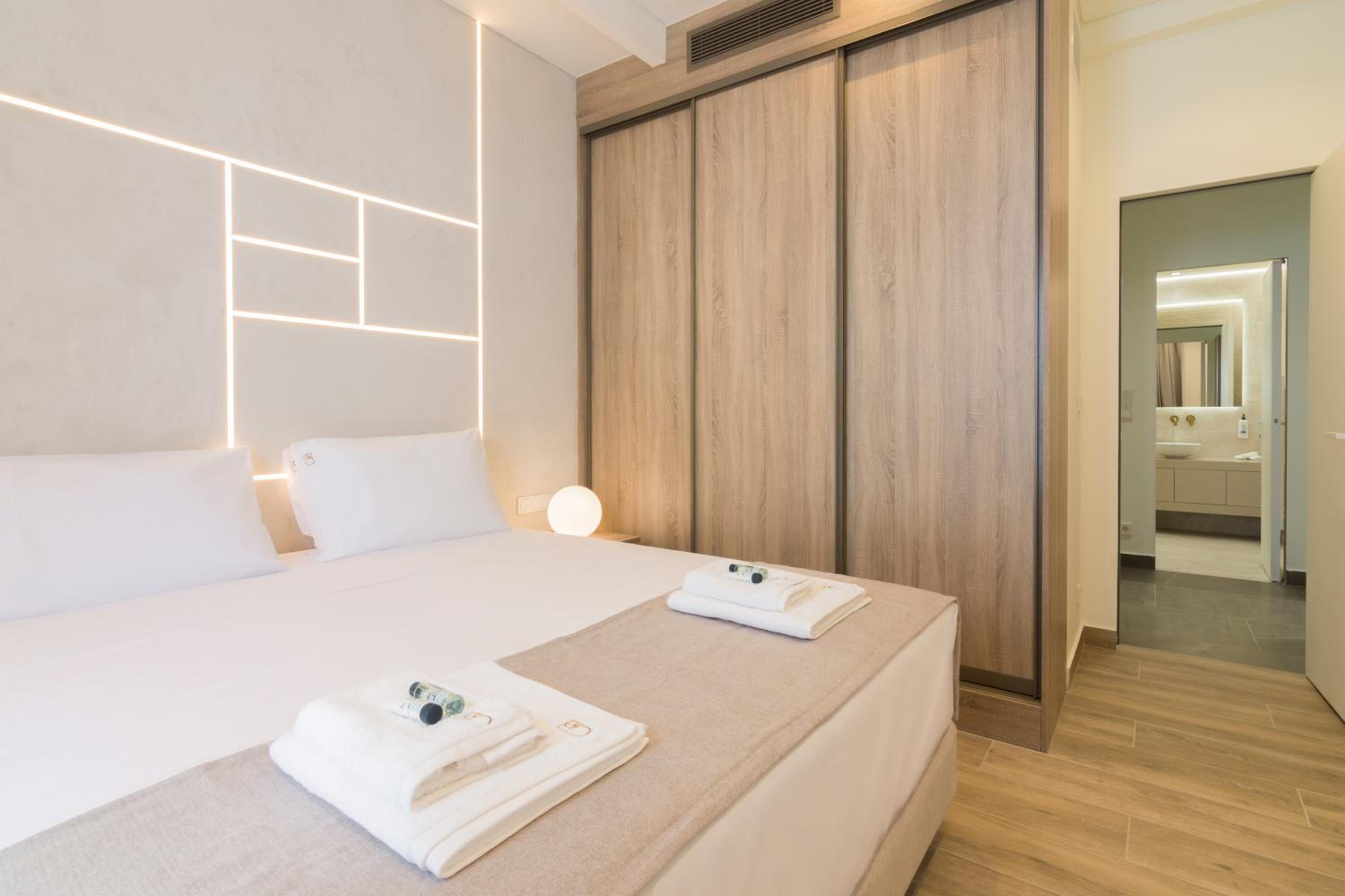 Socrates Fully Equipped Apartments with Unique Design