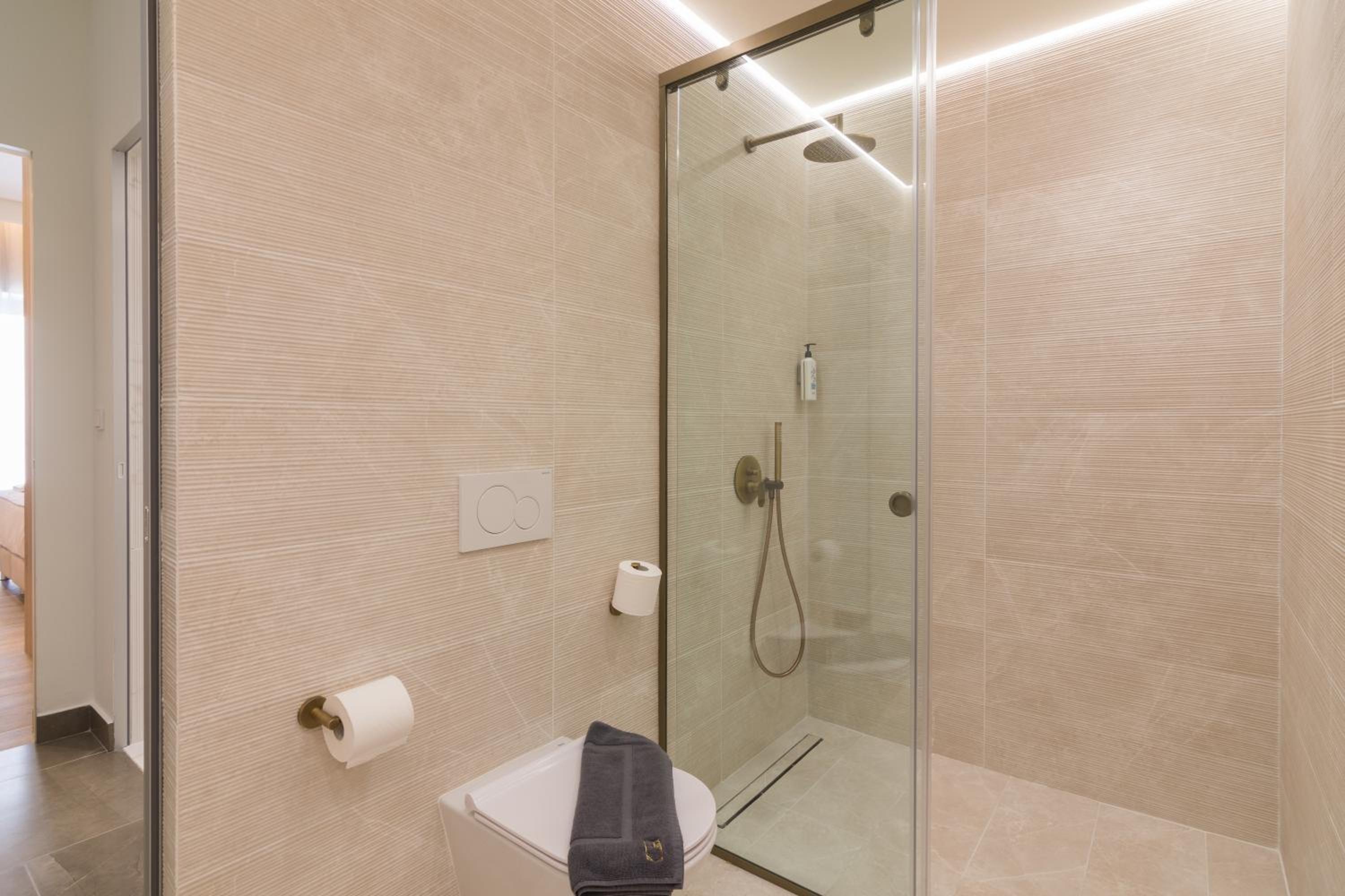 Socrates Fully Equipped Apartments with Unique Design