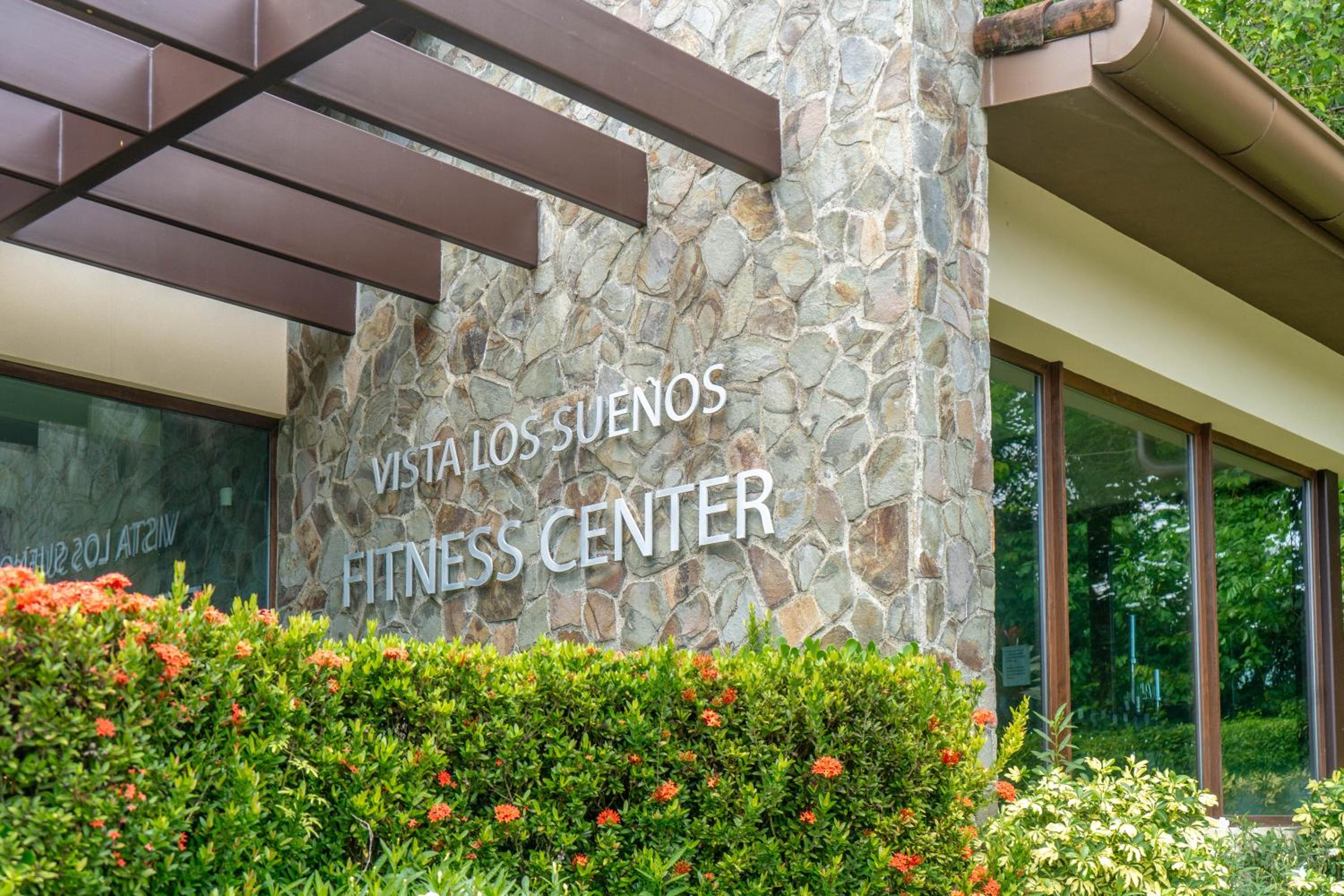 Luxury, ocean view, 3-bedroom condo @ Los Sueños