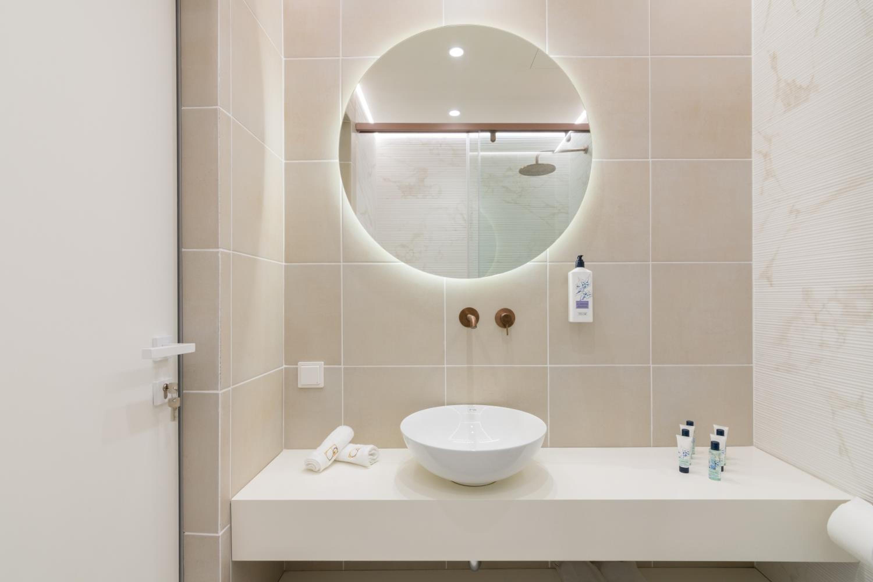 Socrates Fully Equipped Apartments with Unique Design