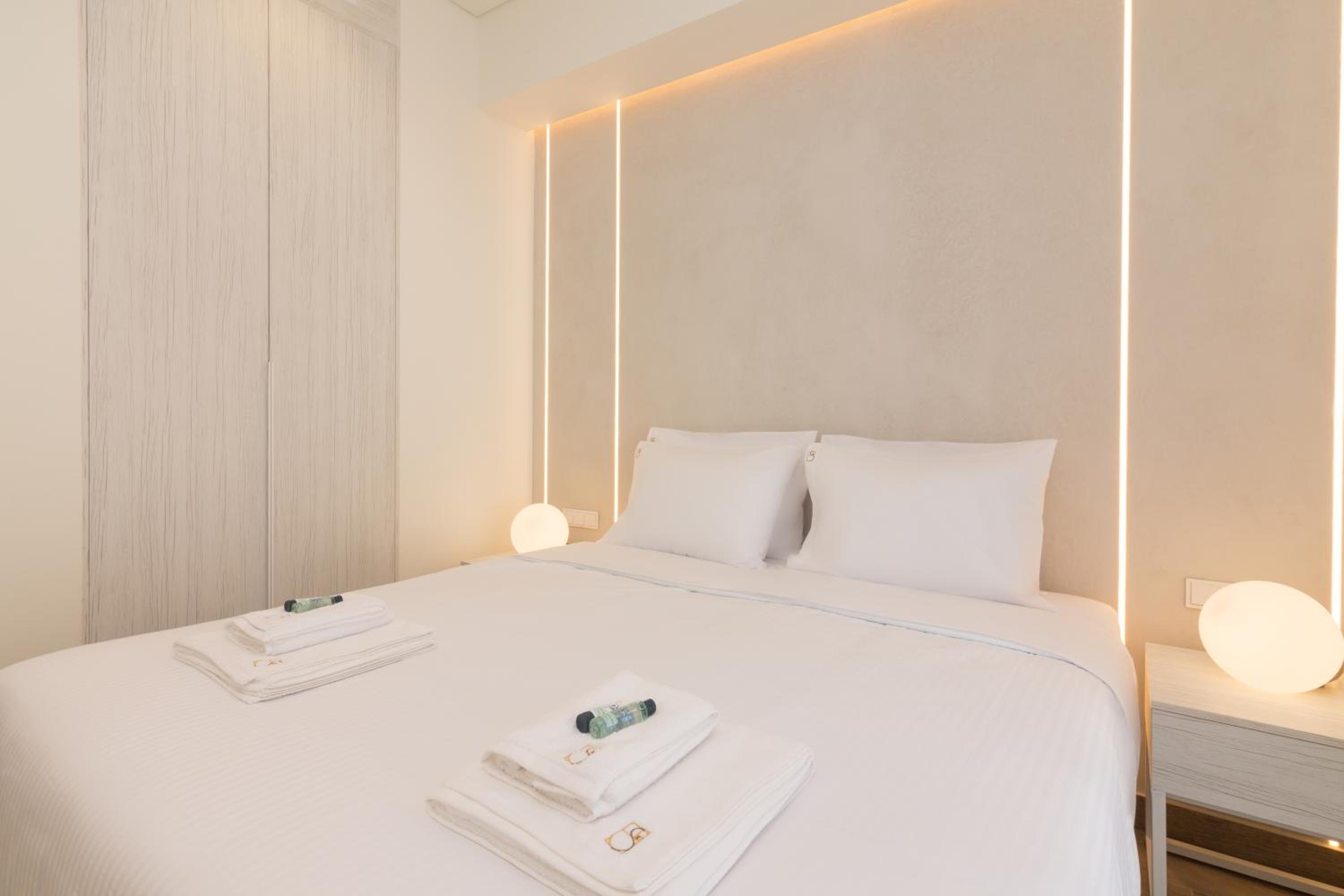 Socrates Fully Equipped Apartments with Unique Design