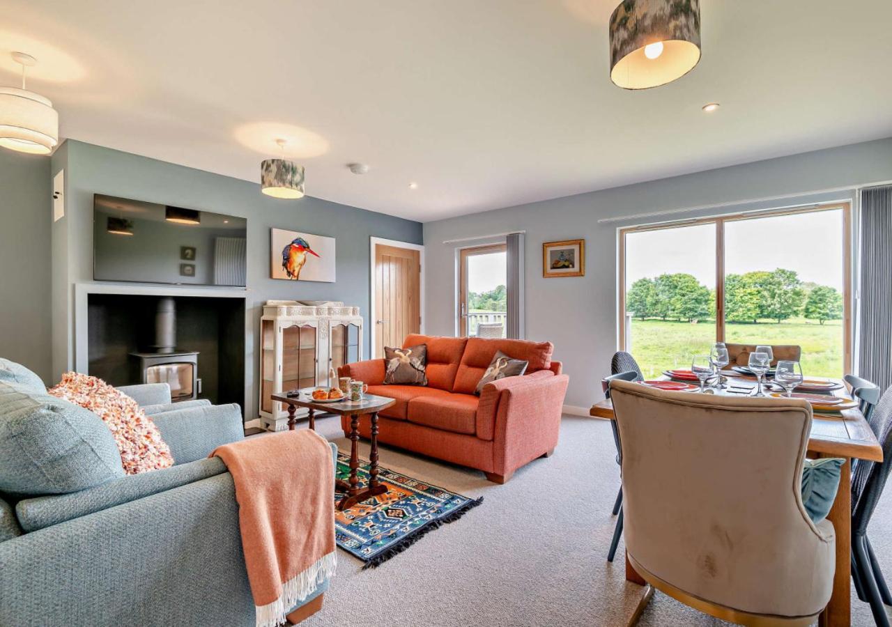 3 Bed in Chapmanslade oc-b29457 view 2