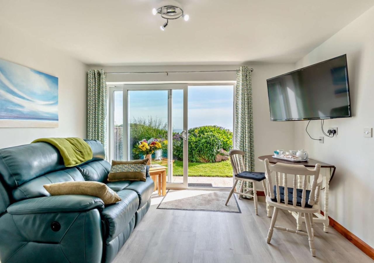 1 Bed in Blue Anchor oc-b28904