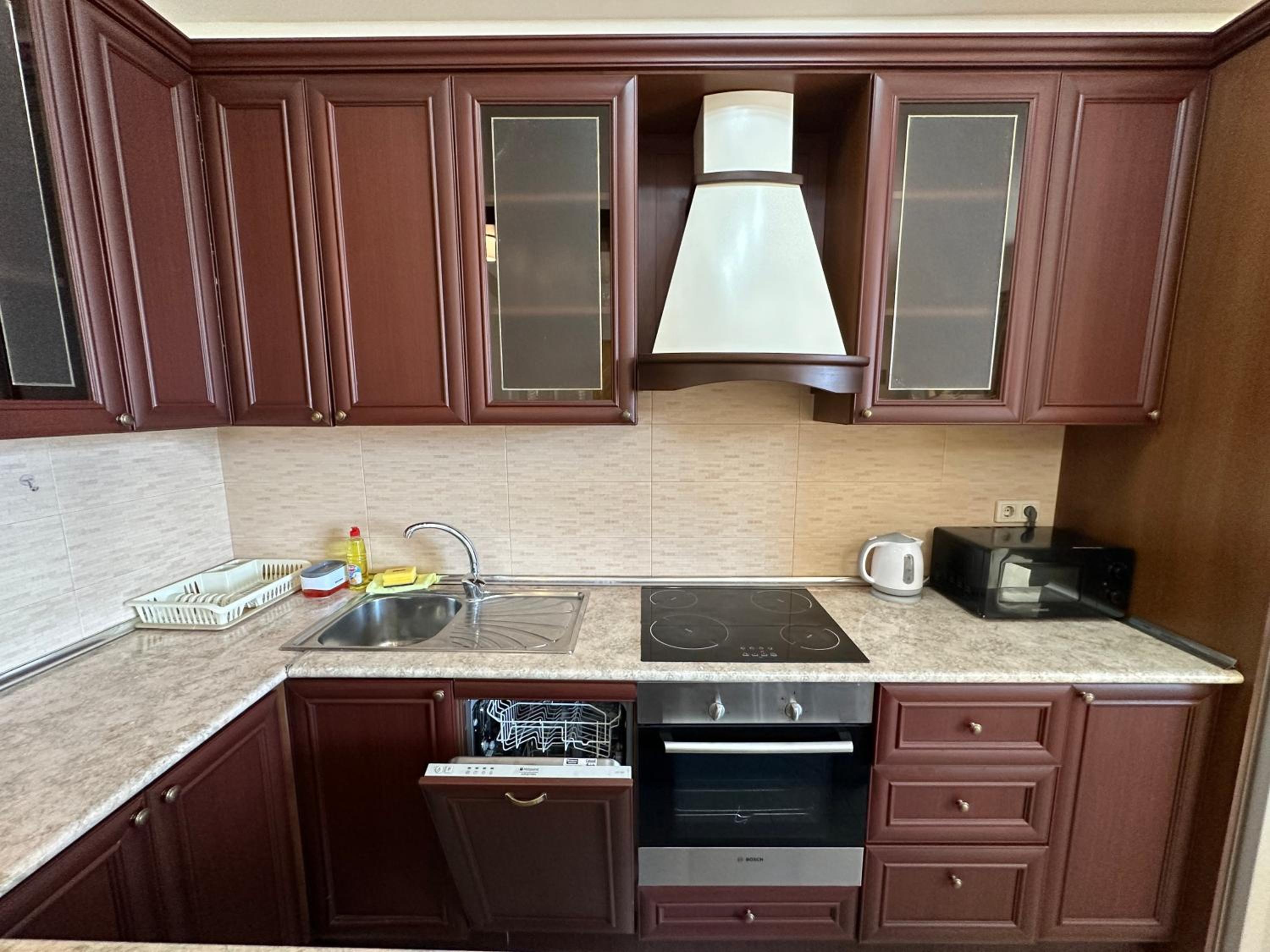 Aram street, 1 bedroom Comfy & Sunny apart with Open balcony DI480