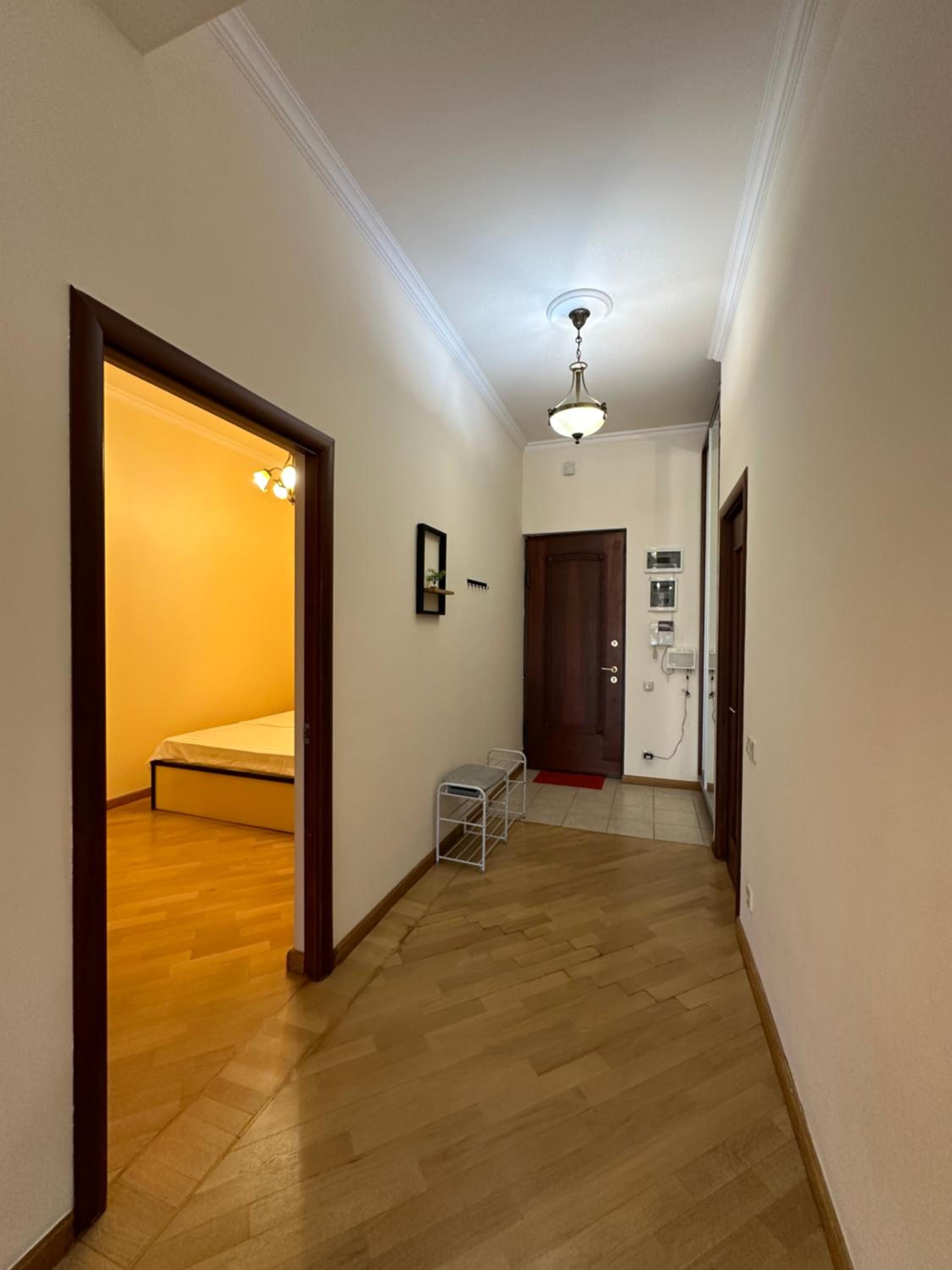 Aram street, 1 bedroom Comfy & Sunny apart with Open balcony DI480