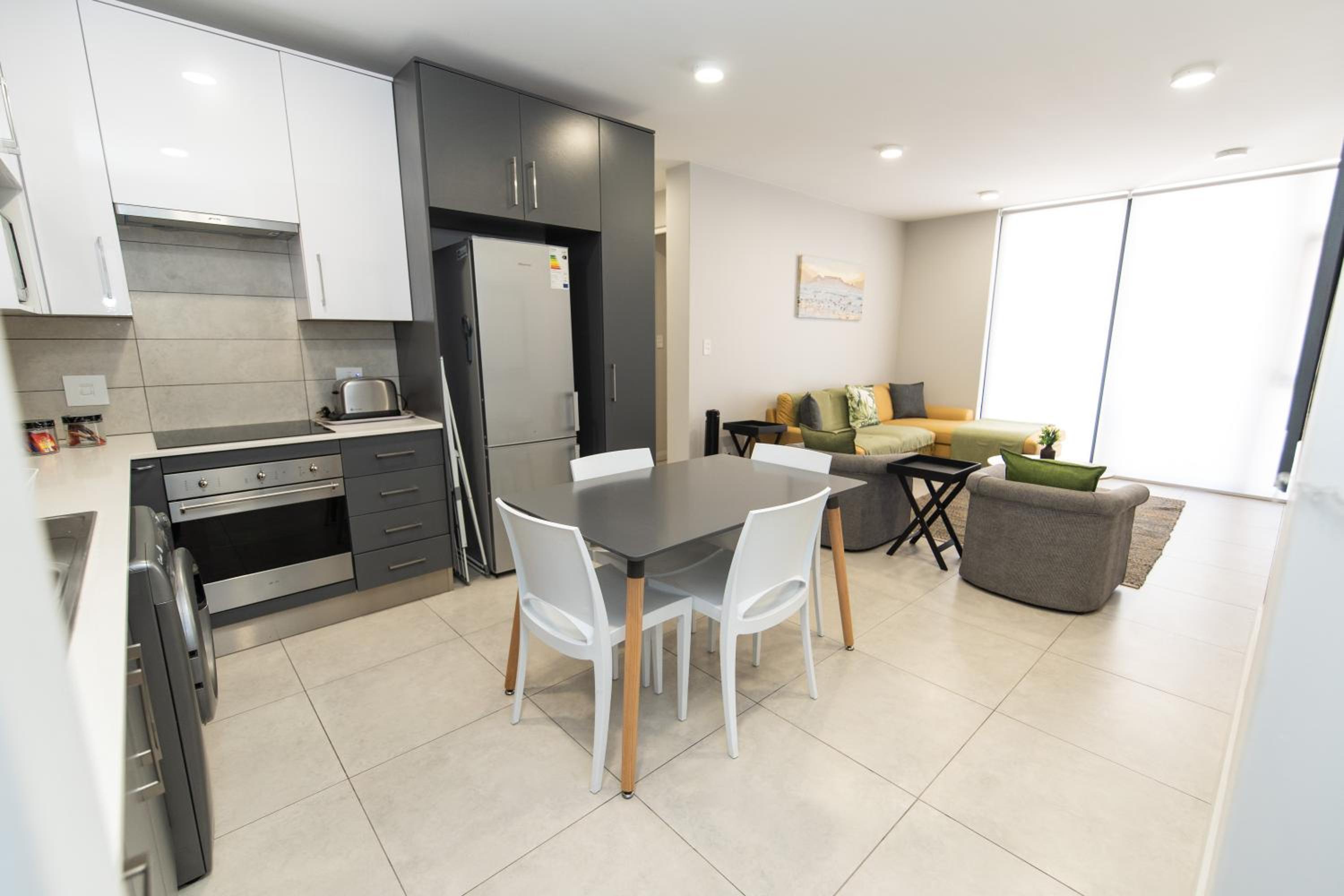 Cozy Modern Apartment At Bellamare