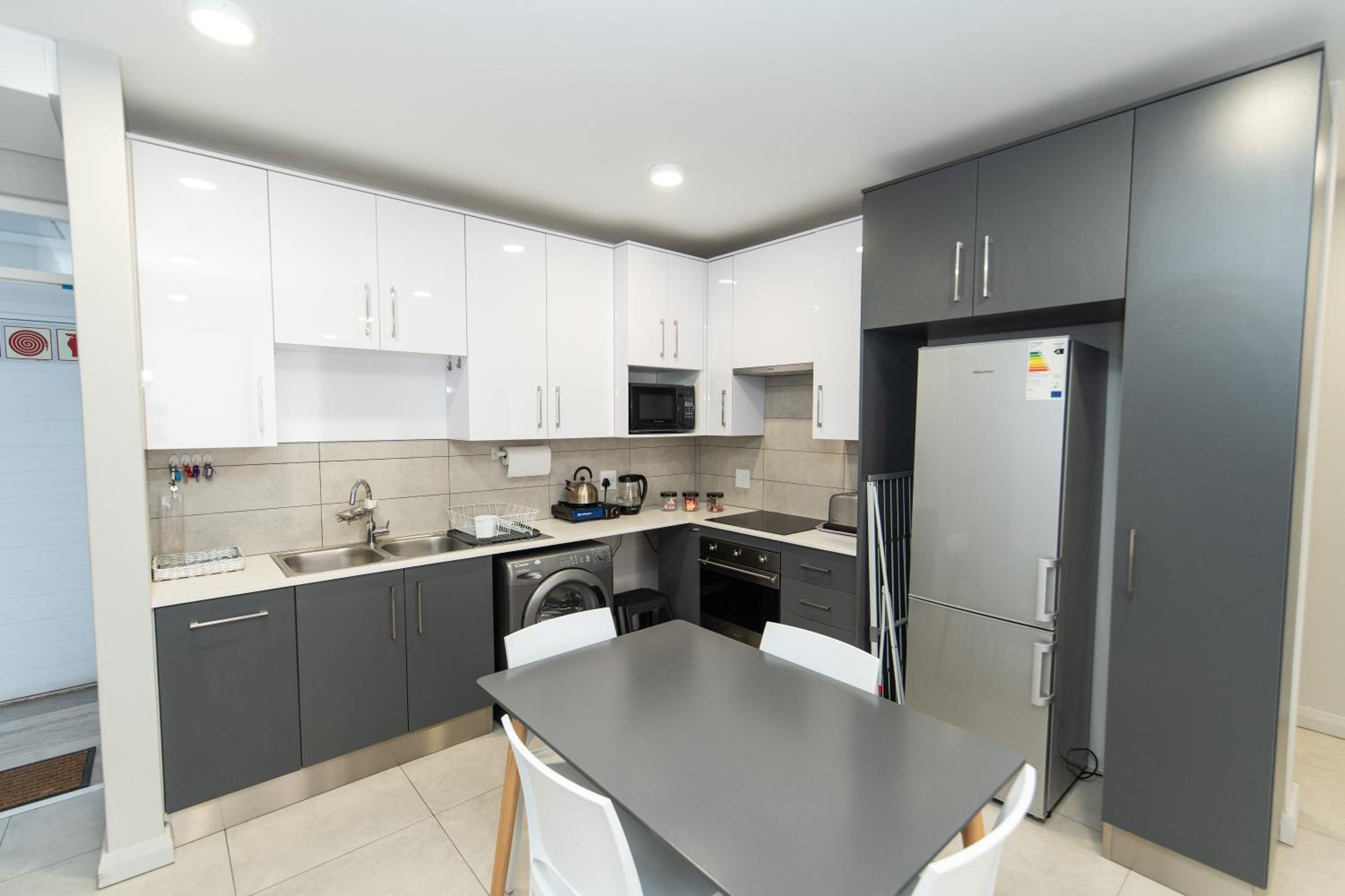 Cozy Modern Apartment At Bellamare
