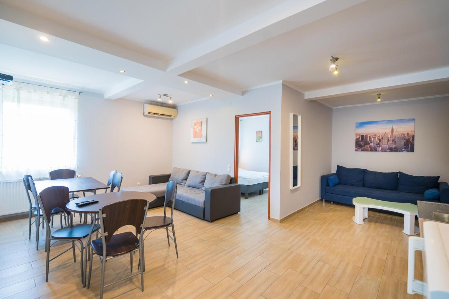 Riviéra Apartmanház view 5