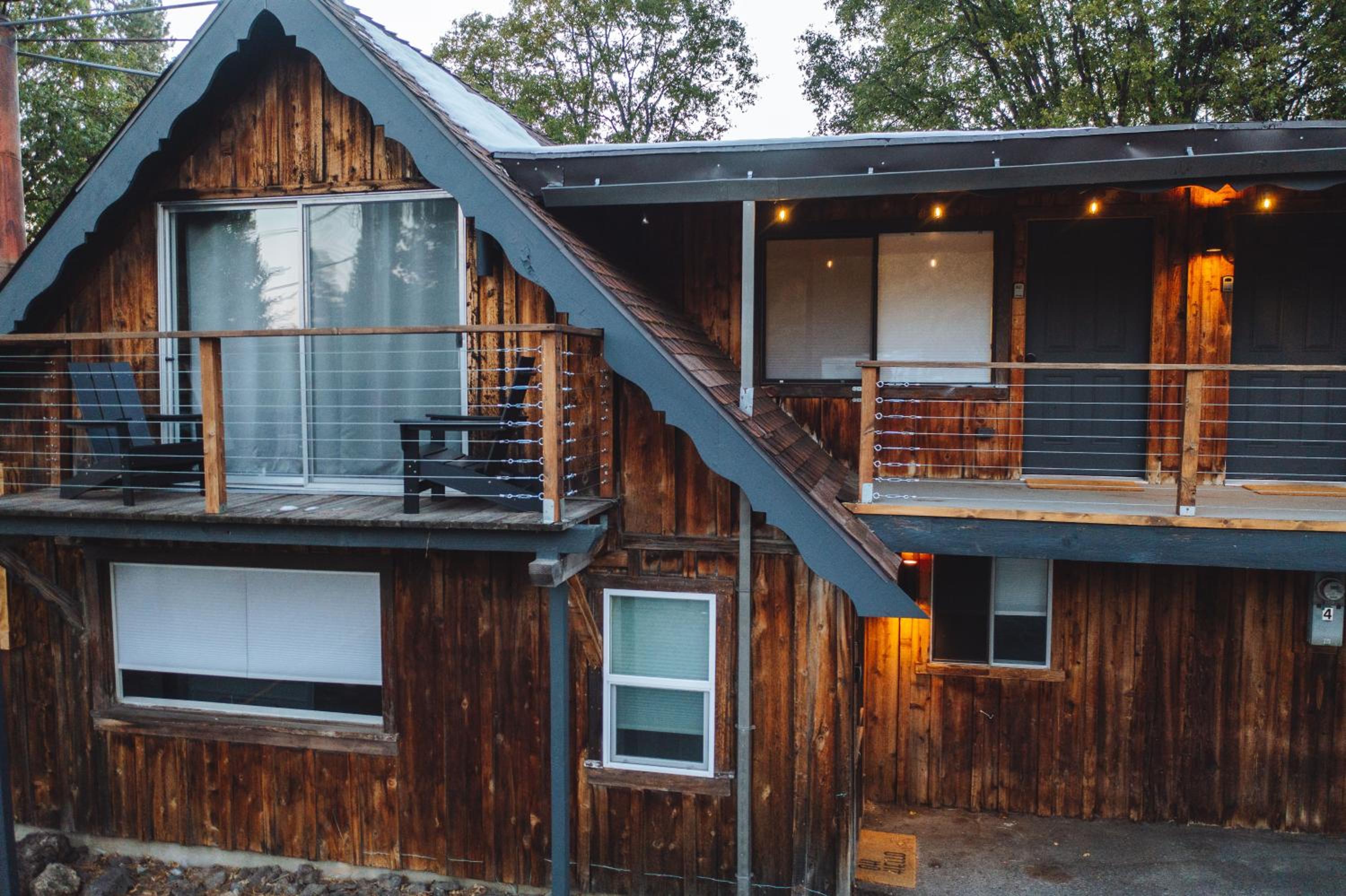 Basecamp Lodge