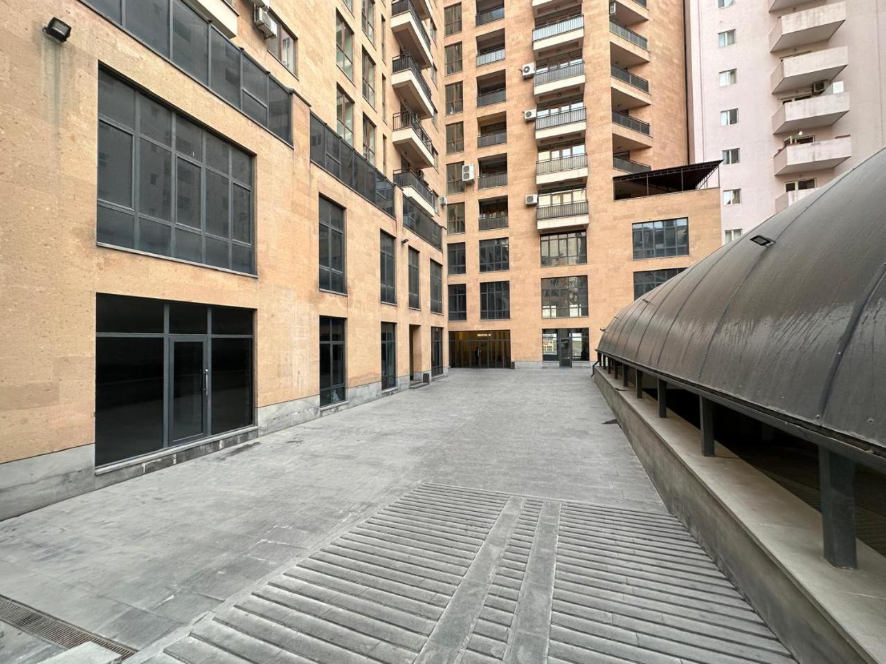 Aram street, 1 bedroom Comfy & Sunny apart with Open balcony DI480