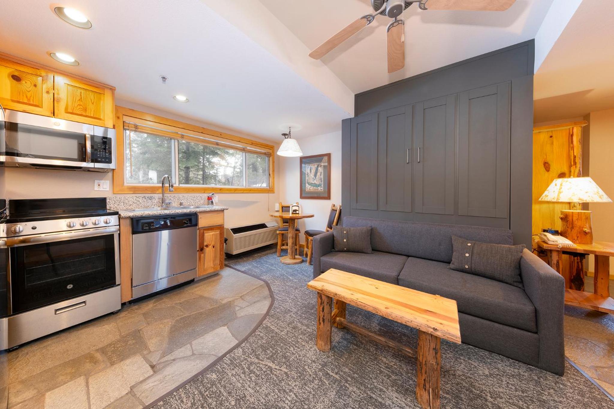 Red Wolf Lakeside Lodge - Property Image 37