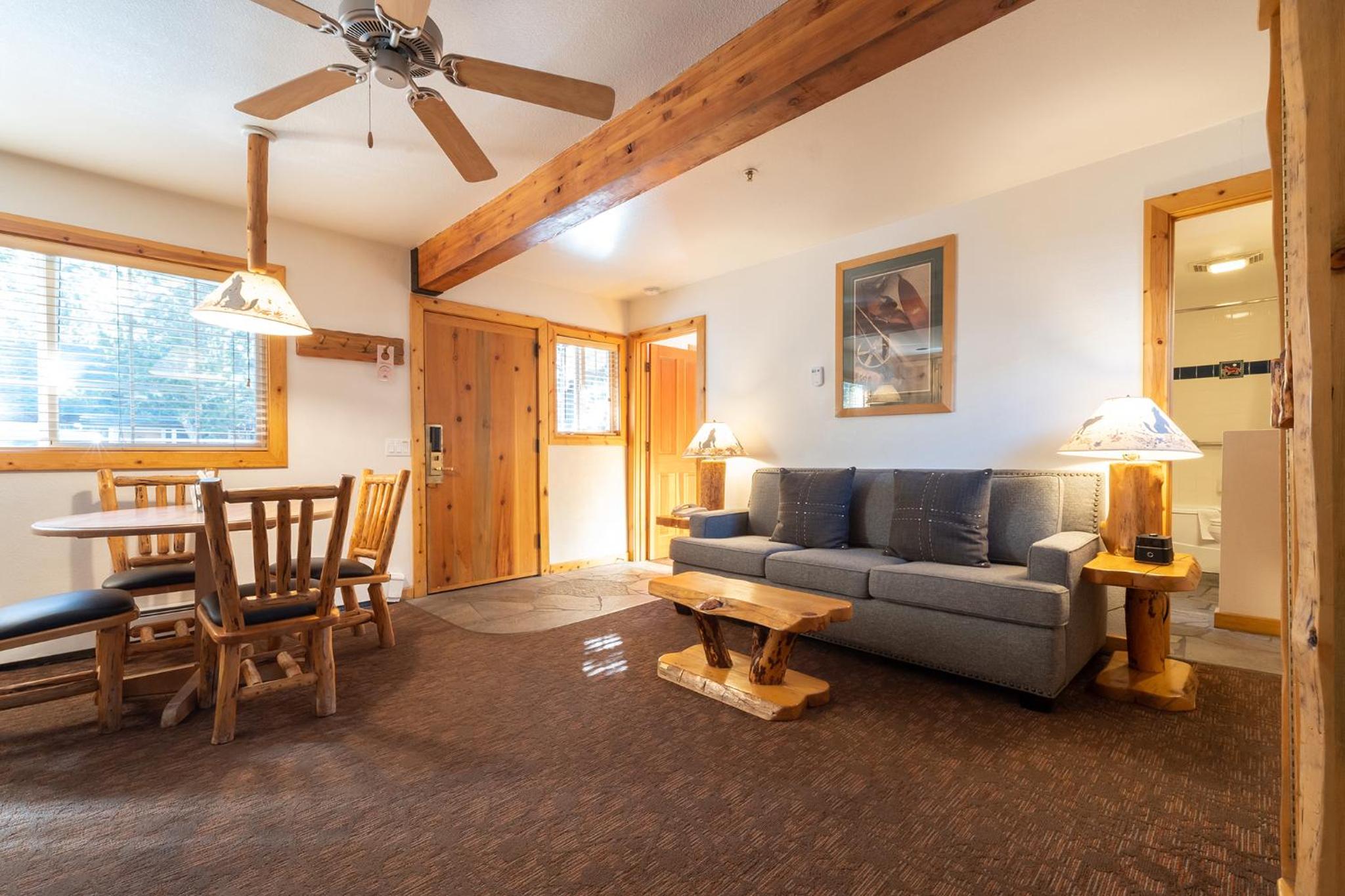 Red Wolf Lakeside Lodge - Property Image 14