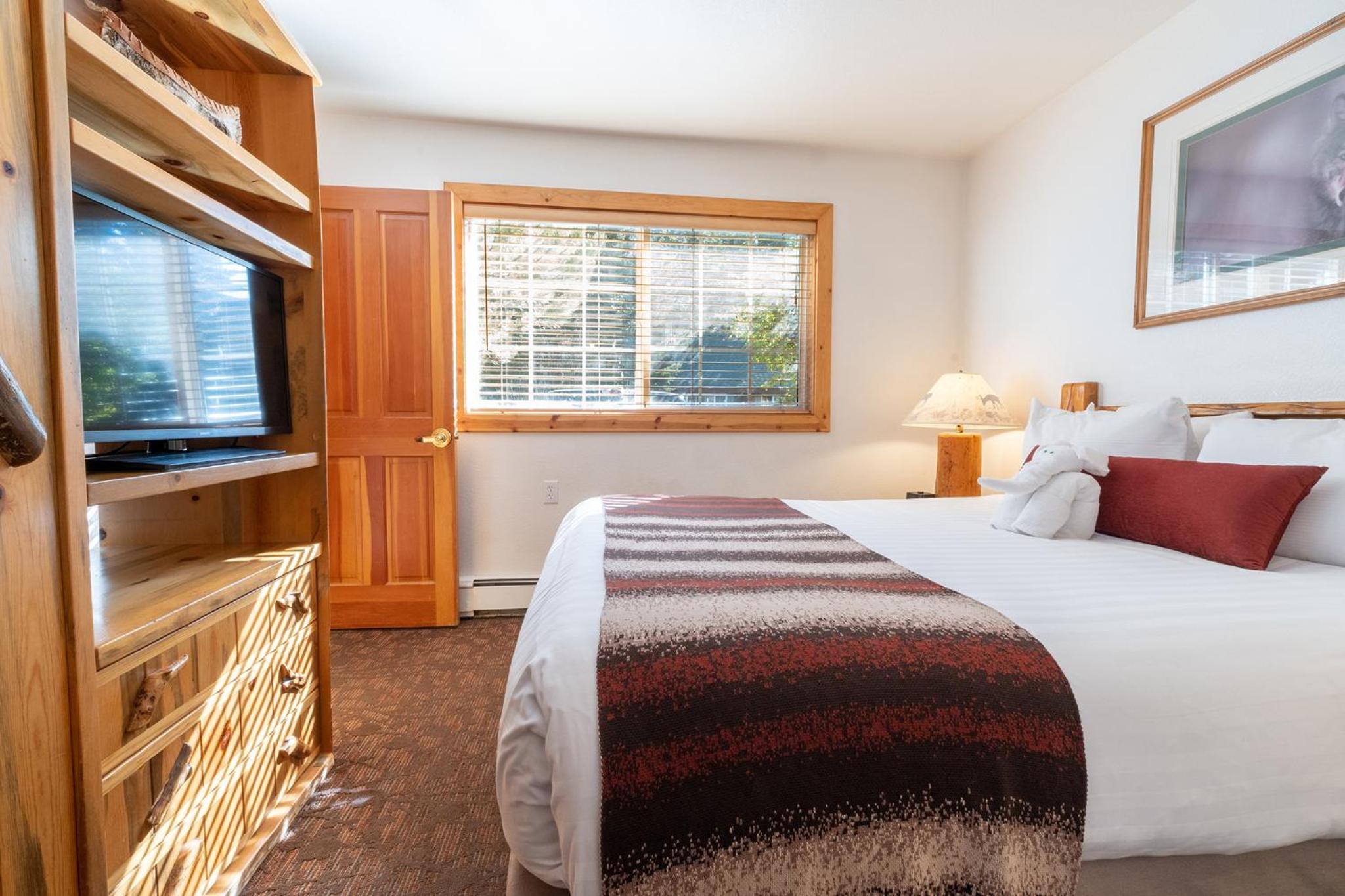 Red Wolf Lakeside Lodge - Property Image 29