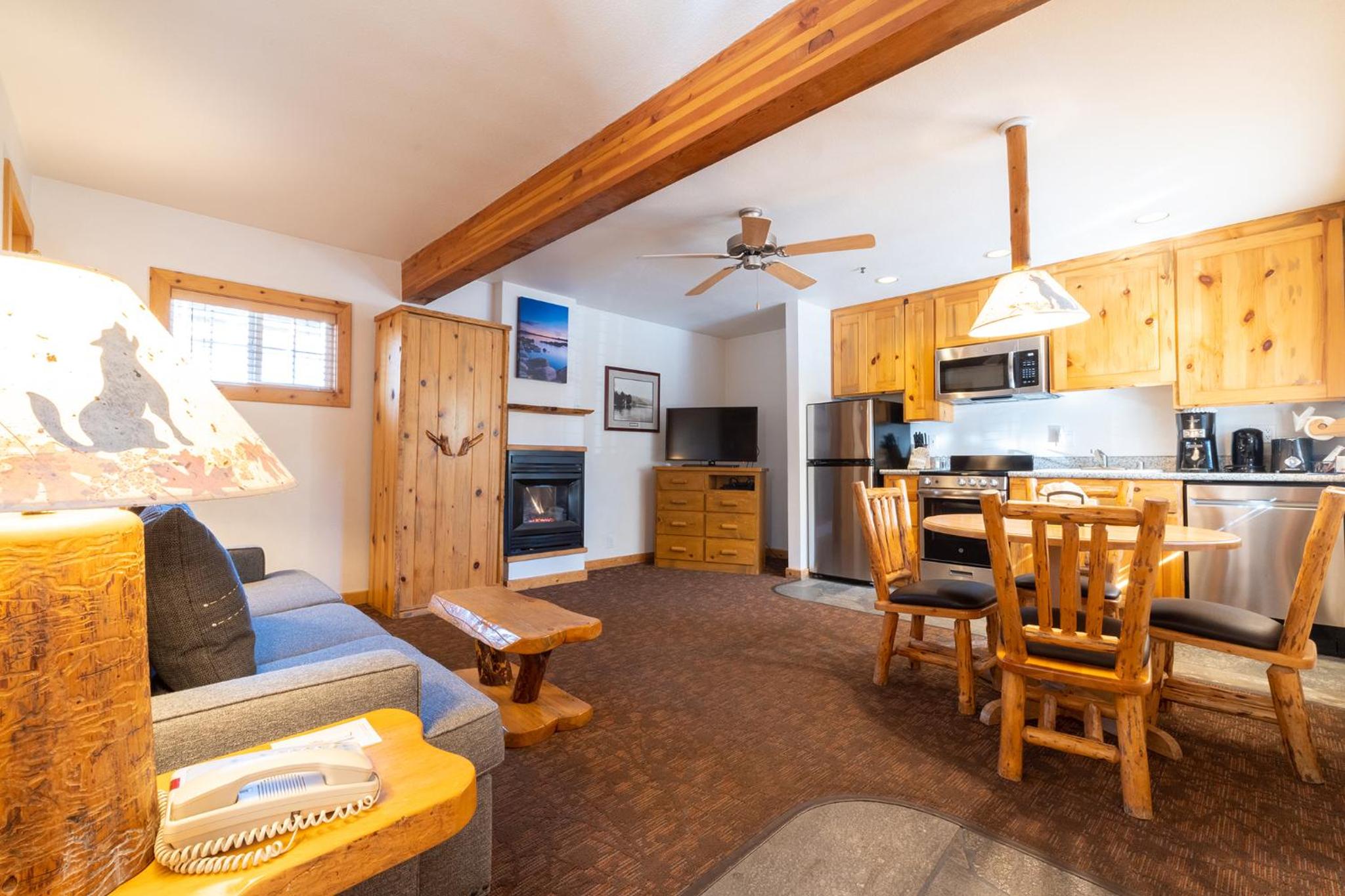 Red Wolf Lakeside Lodge - Property Image 18