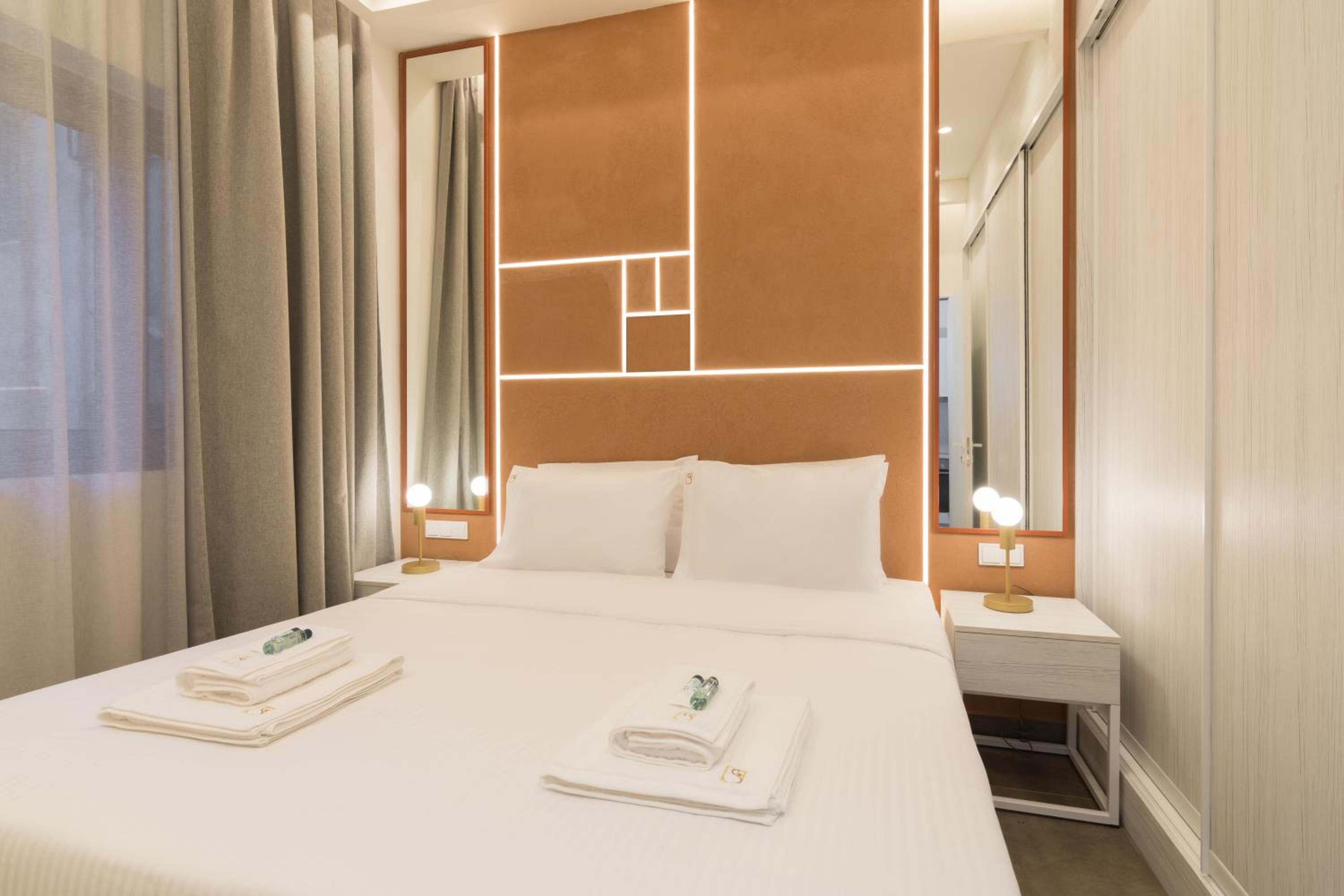 Socrates Fully Equipped Apartments with Unique Design