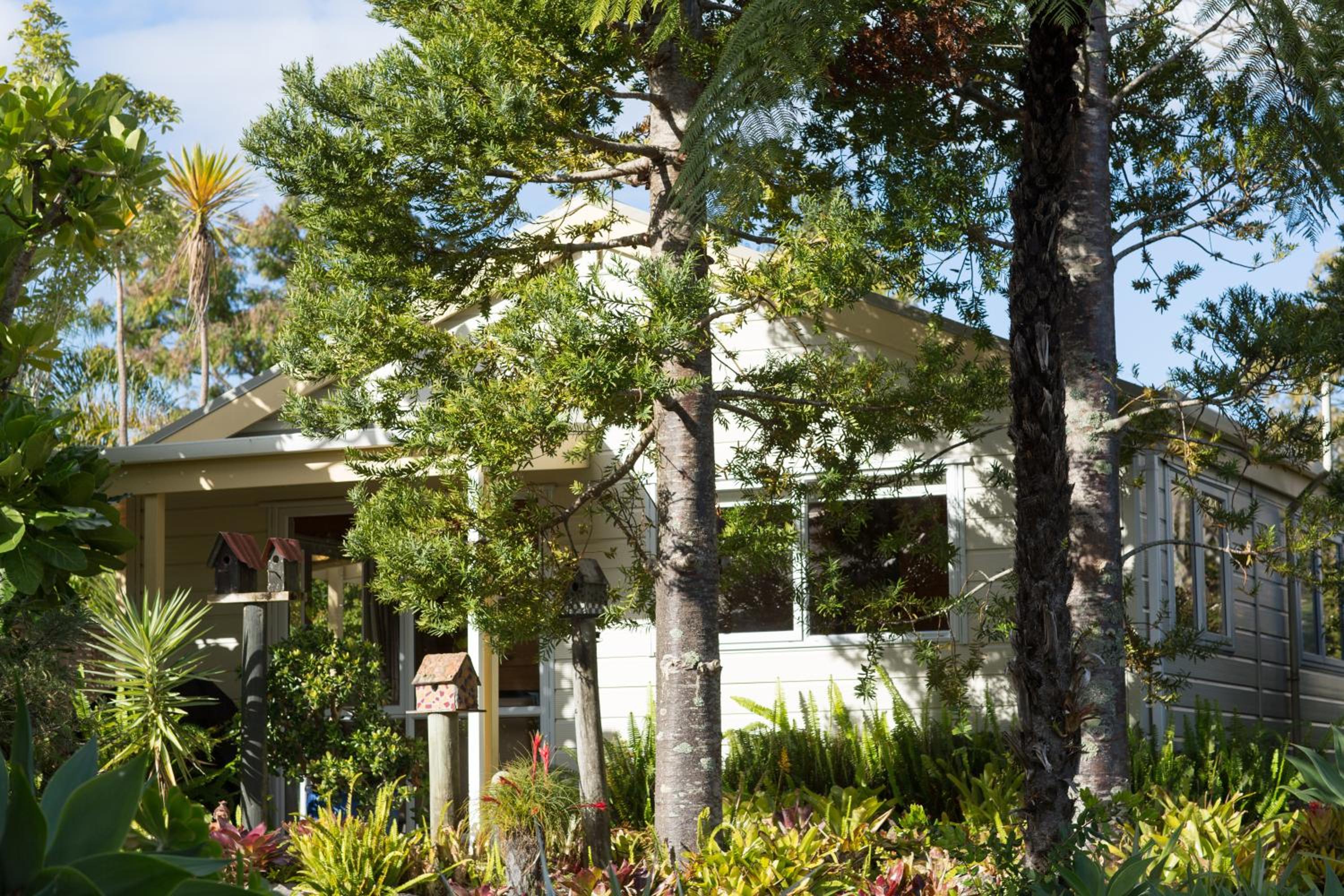 Tatahi Lodge Beach Resort
