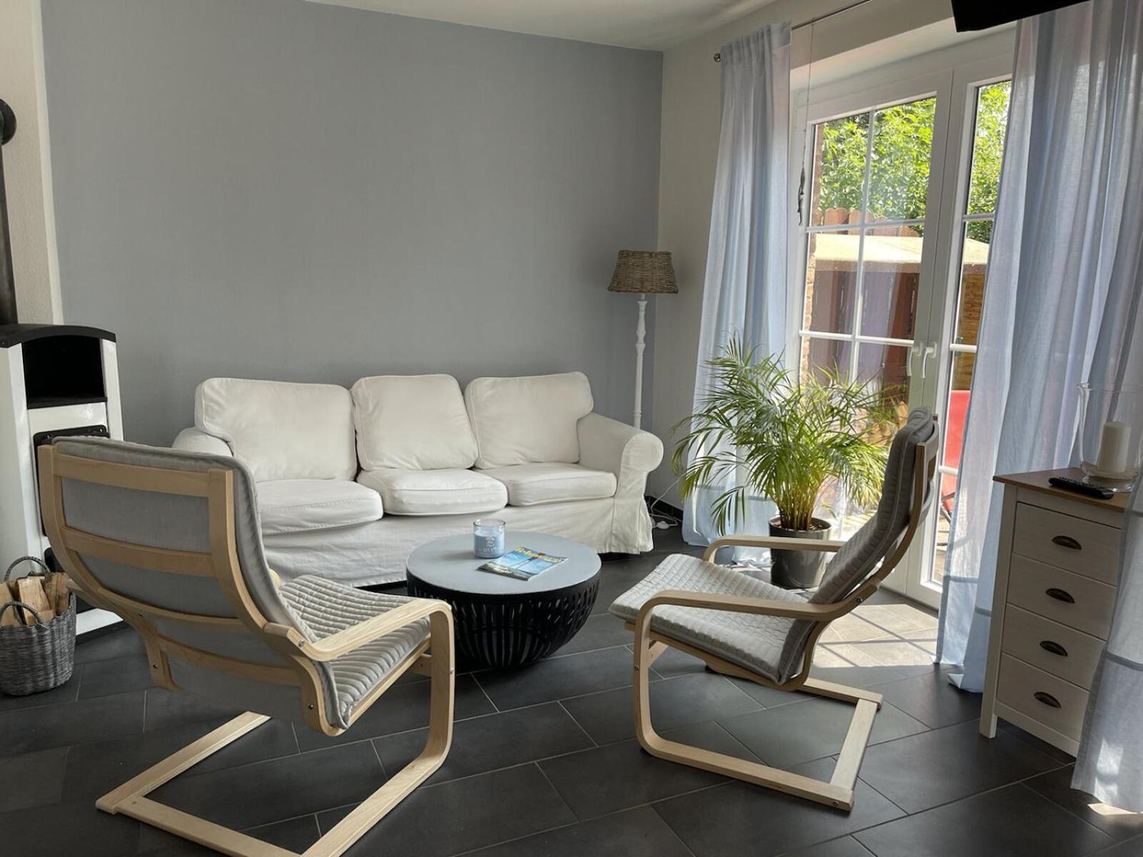 Haus Am Dorfteich B eingefriedet