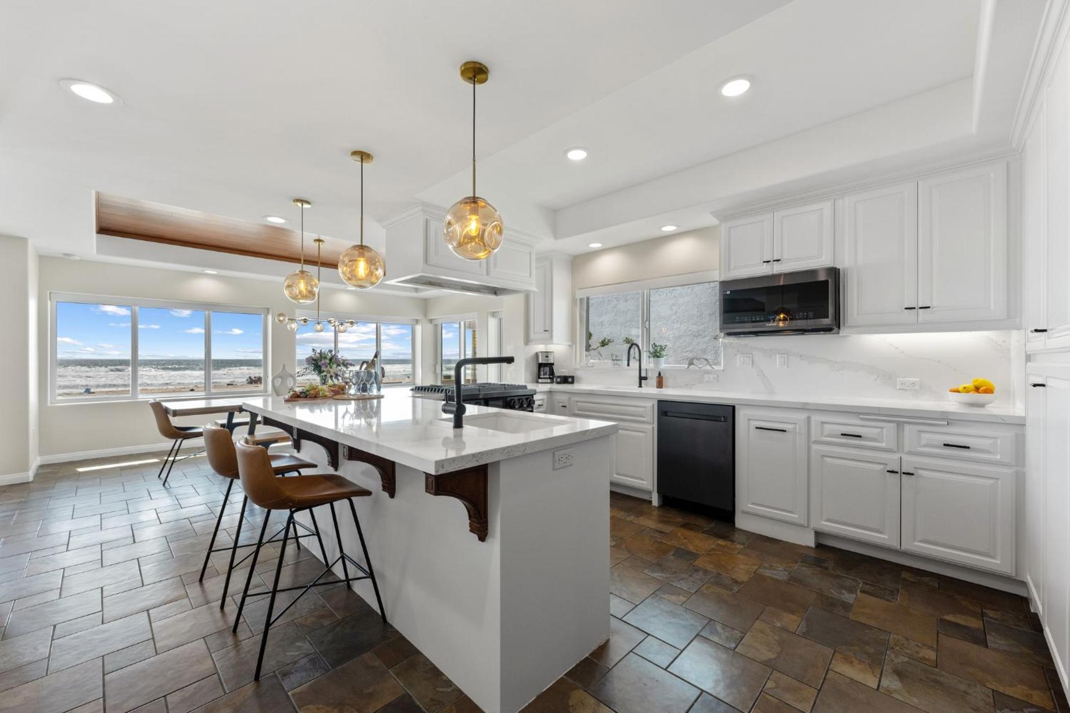B5129 Bluewater Oceanfront 1 North view 3