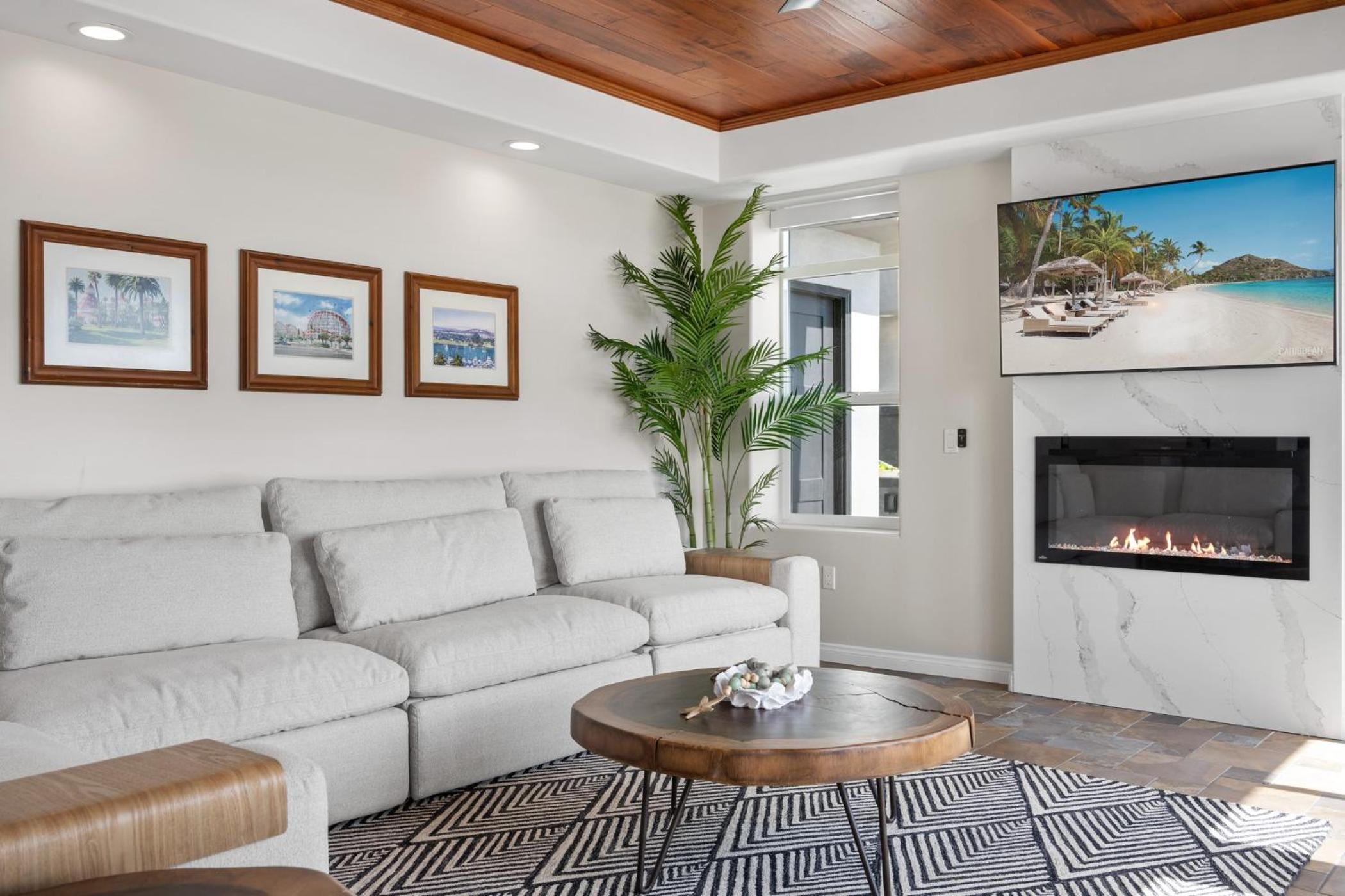 B5129 Bluewater Oceanfront 1 North view 5
