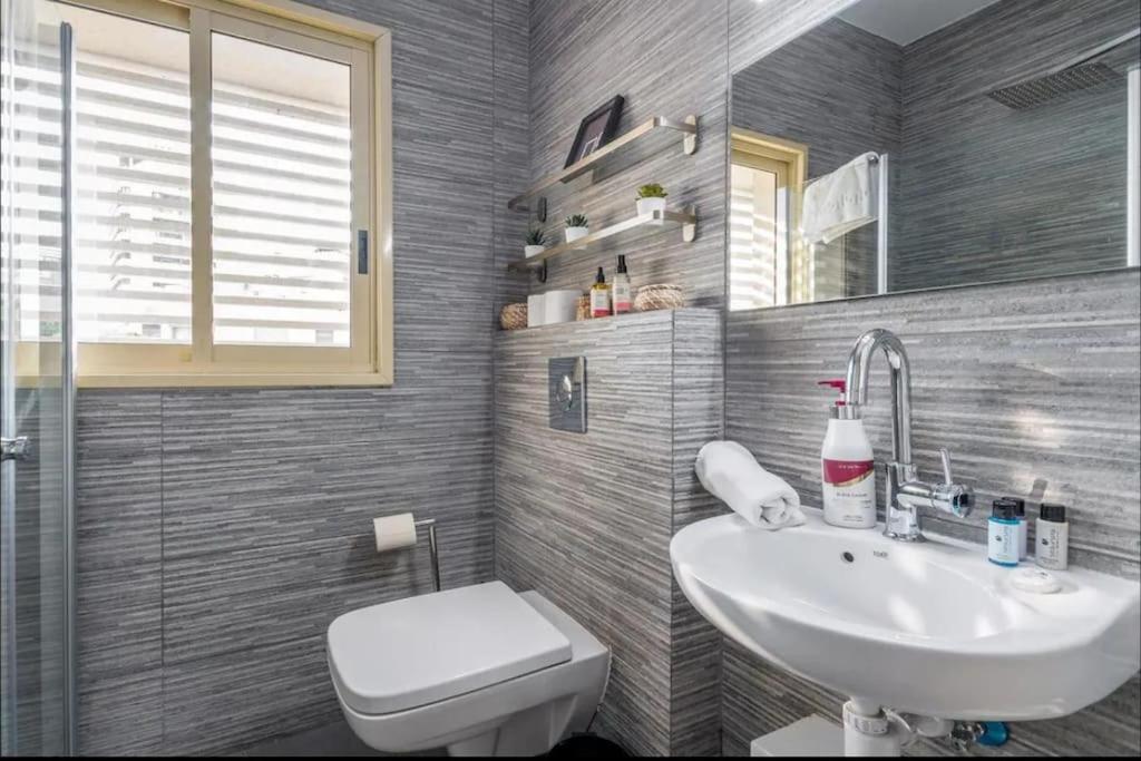 New Sunny 2BR By Bograshov Beach view 3