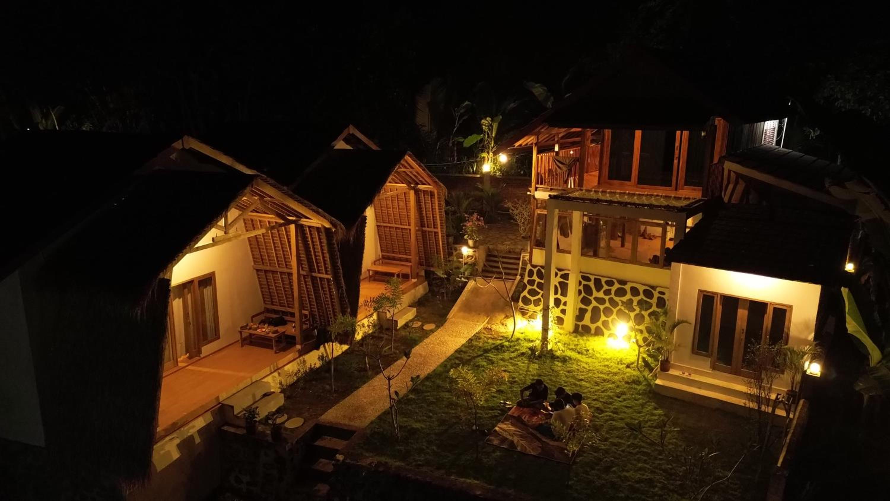 Alora House - Authentic Tetebatu with Village Tours & Cooking view 5