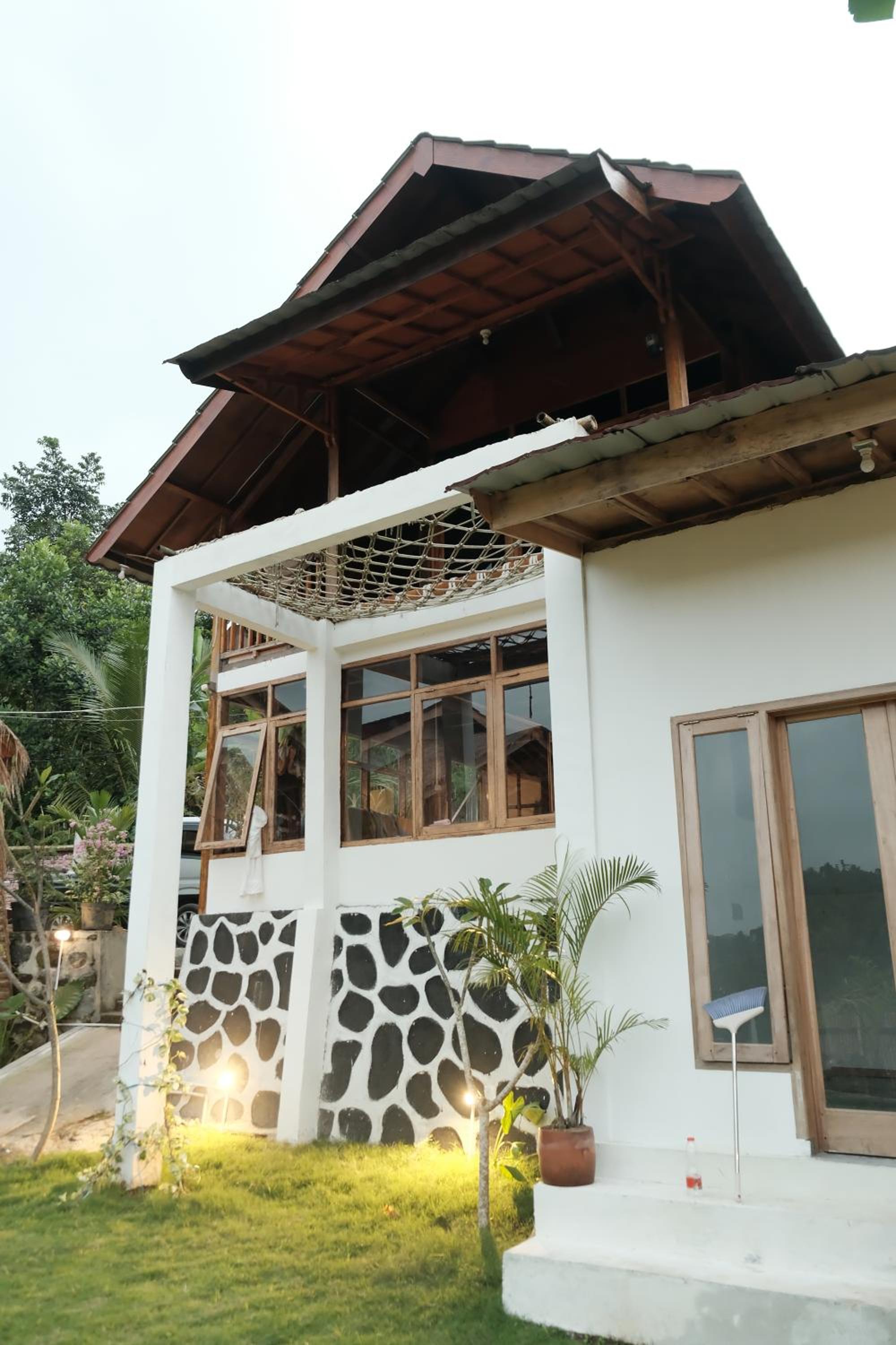 Alora House - Authentic Tetebatu with Village Tours & Cooking view 4