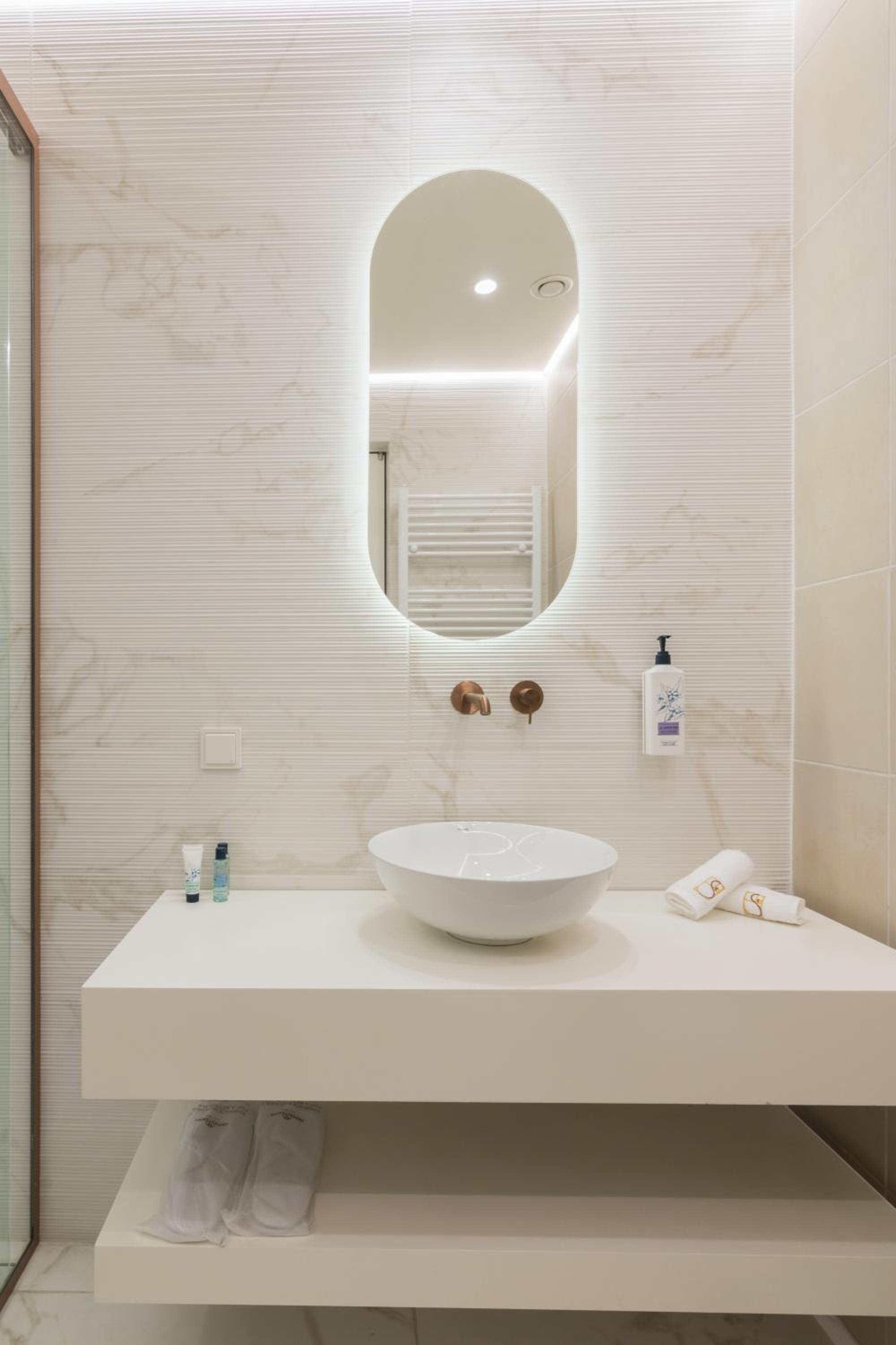 Socrates Fully Equipped Apartments with Unique Design