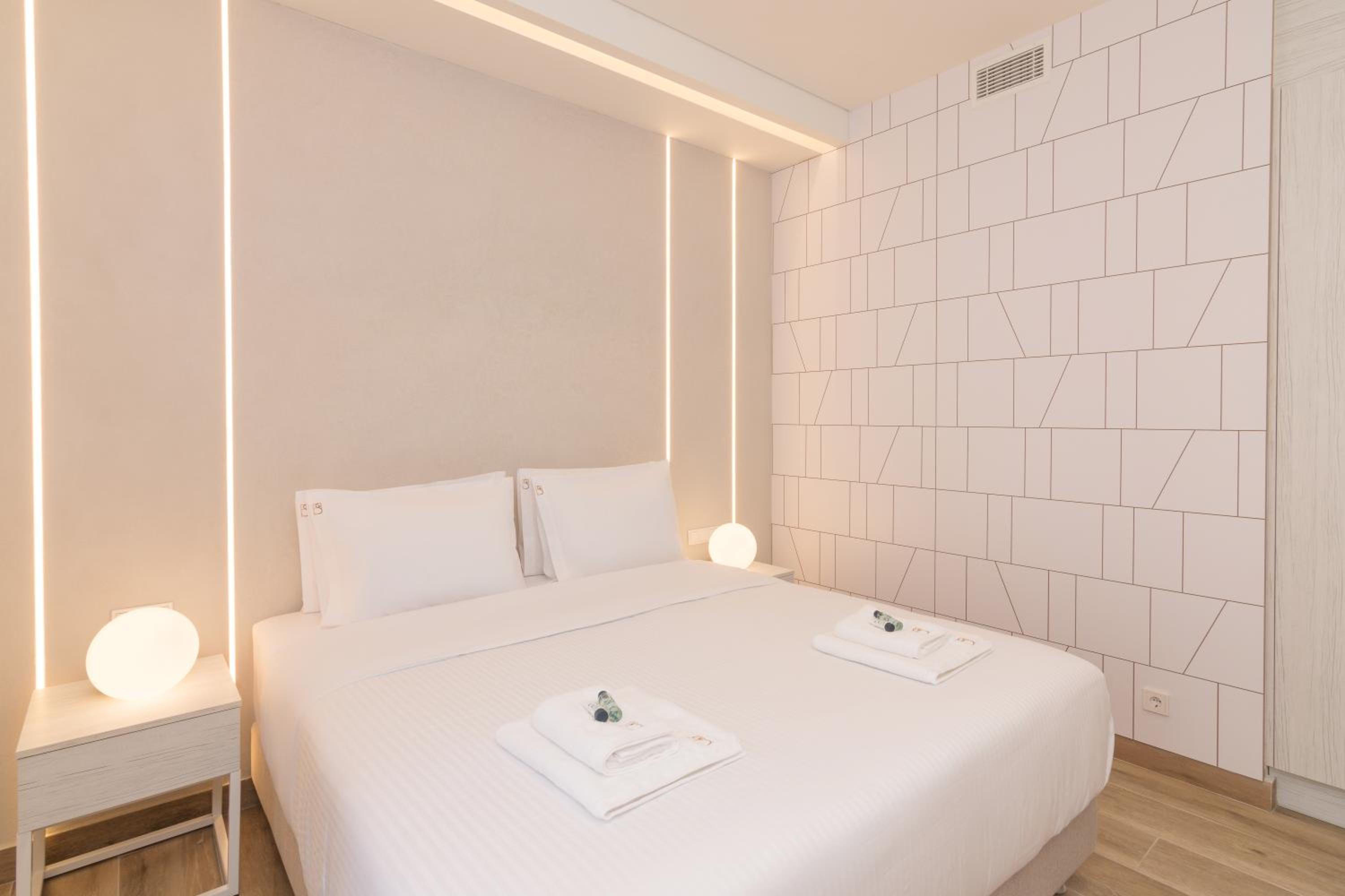 Socrates Fully Equipped Apartments with Unique Design