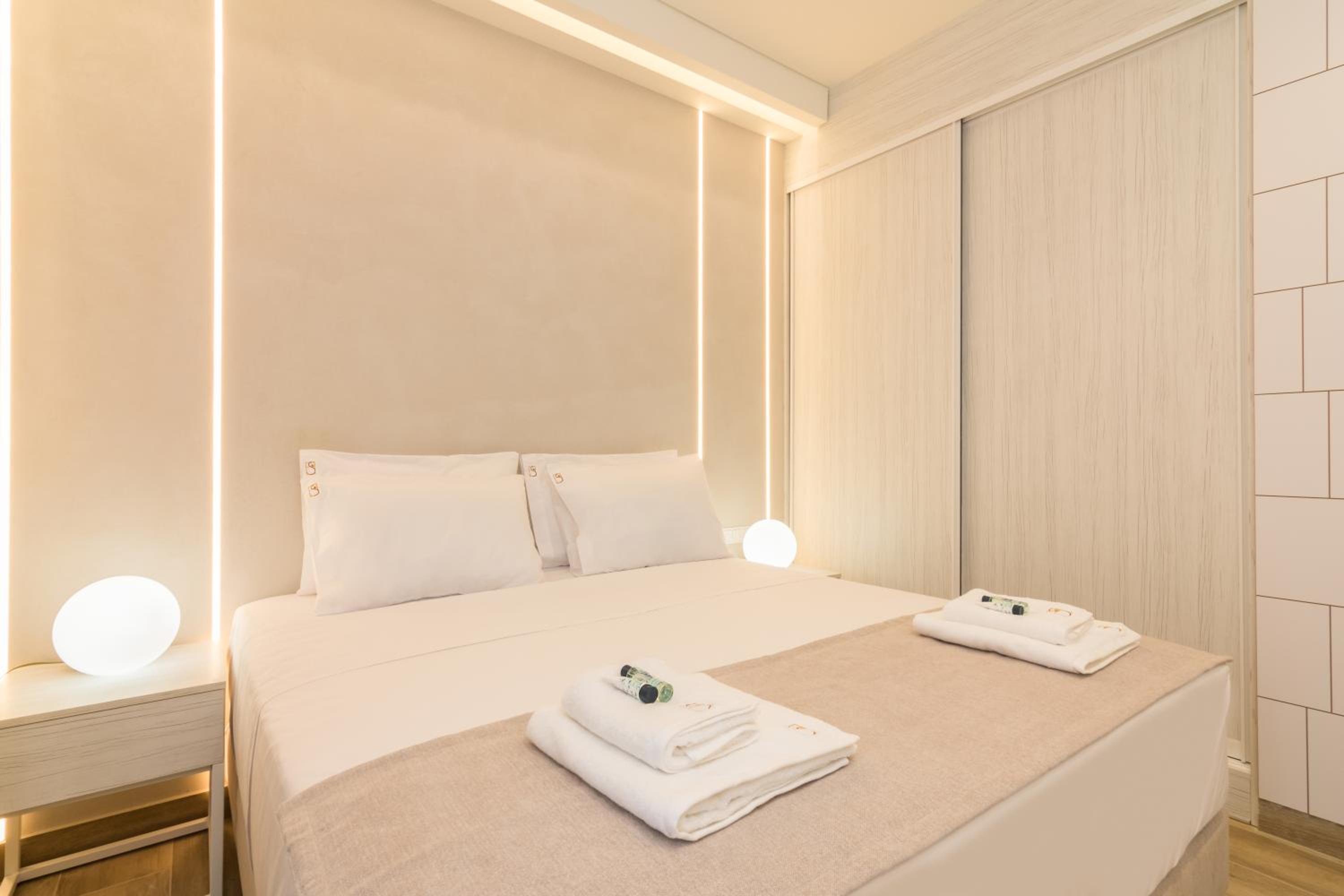 Socrates Fully Equipped Apartments with Unique Design